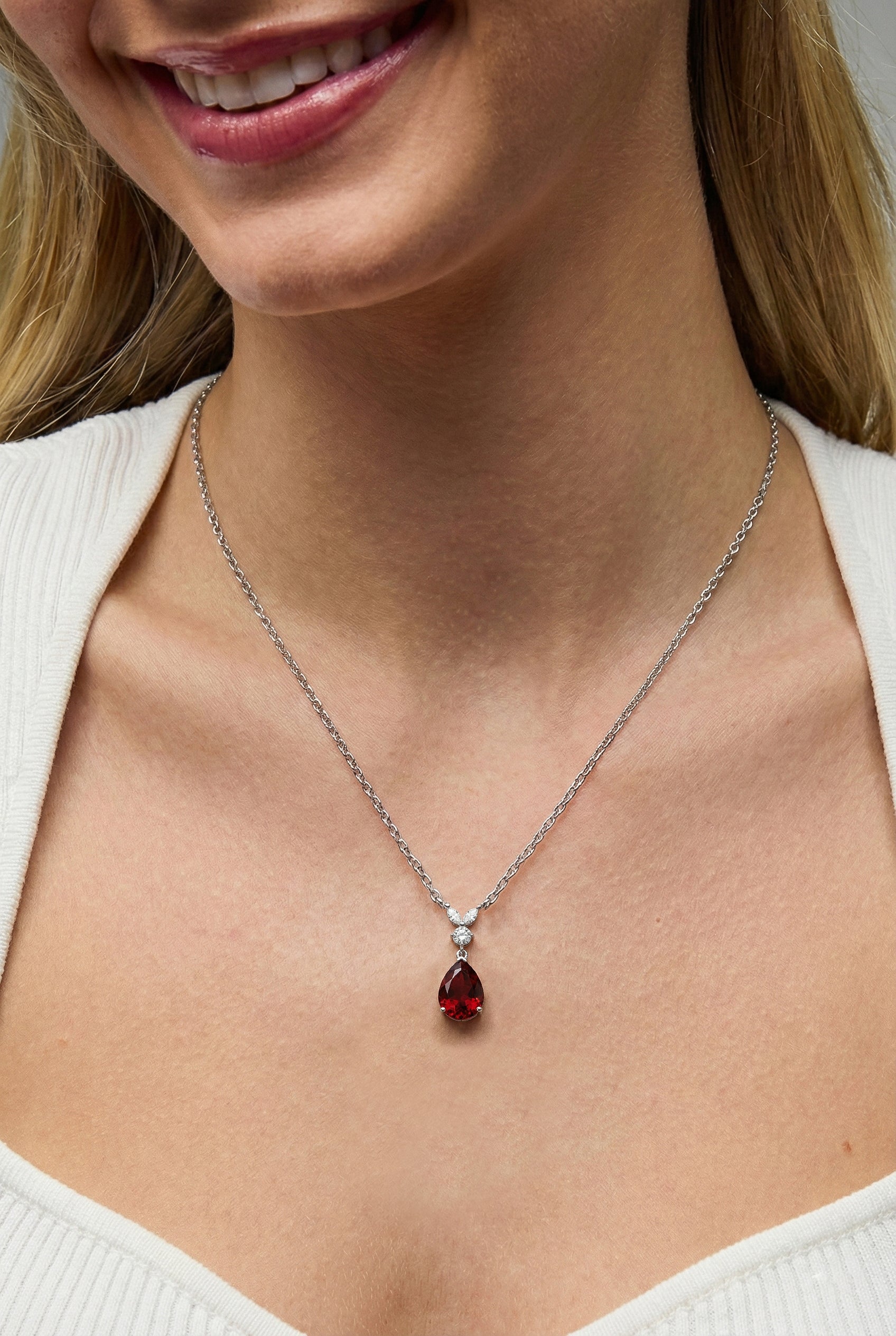 Natural Garnet Pear Teardrop Pendant Necklace in 925 Sterling Silver 1.7ct