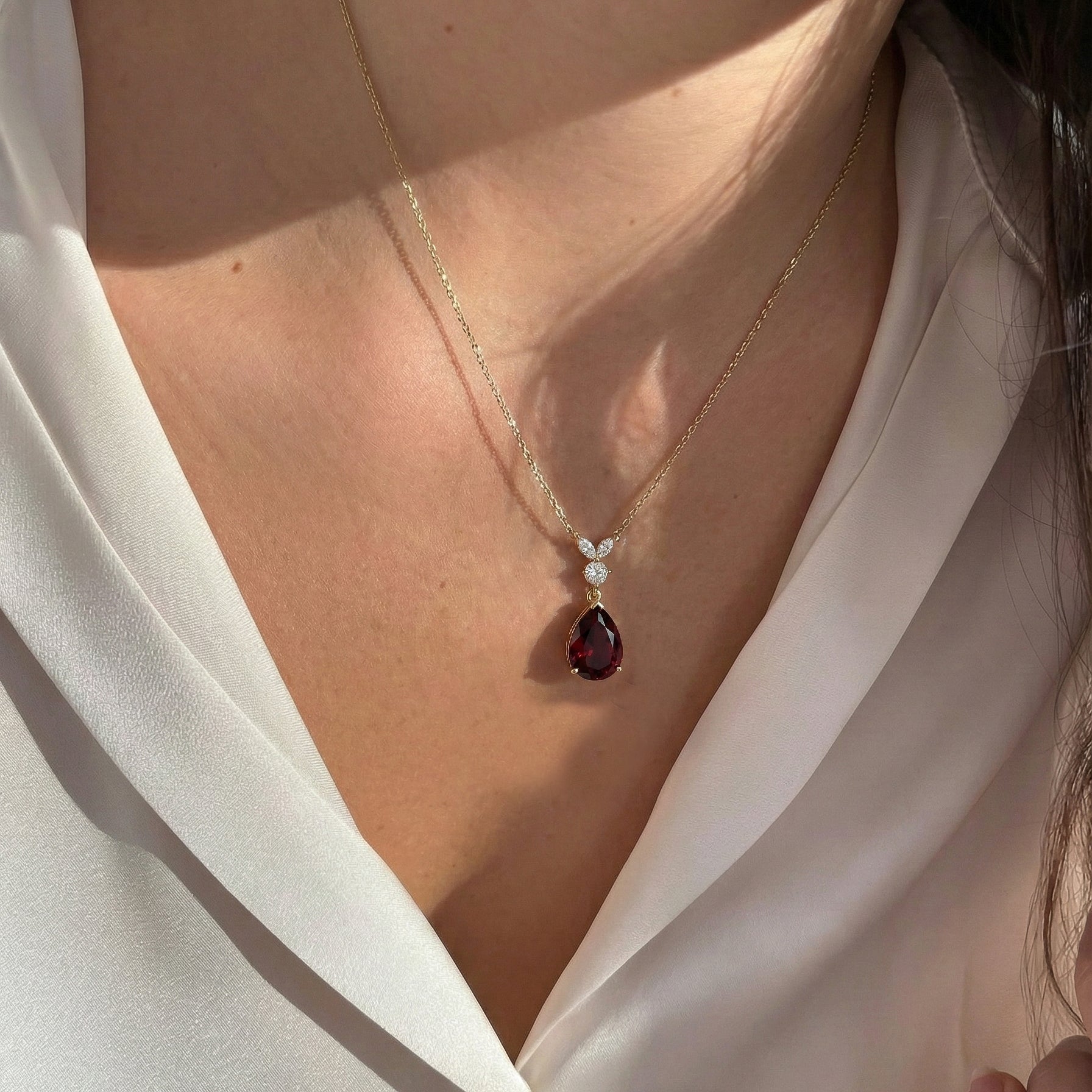Natural Garnet Pear Teardrop Pendant Necklace in 925 Sterling Silver 1.7ct