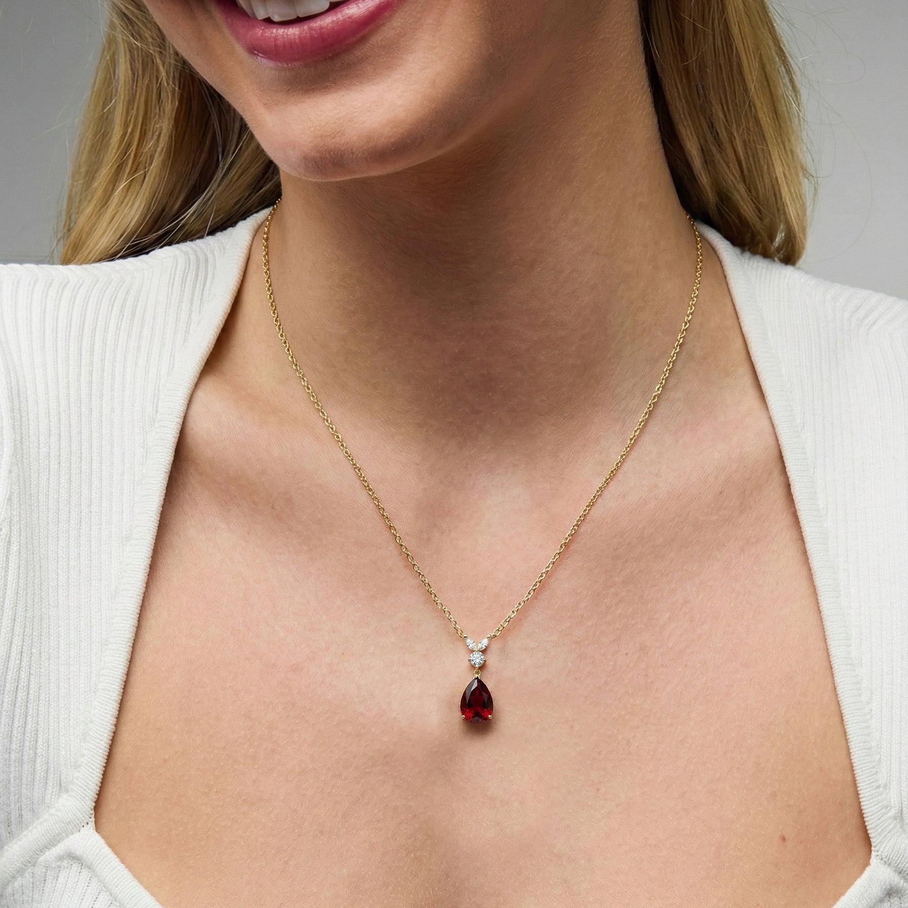 Natural Garnet Pear Teardrop Pendant Necklace in 925 Sterling Silver 1.7ct