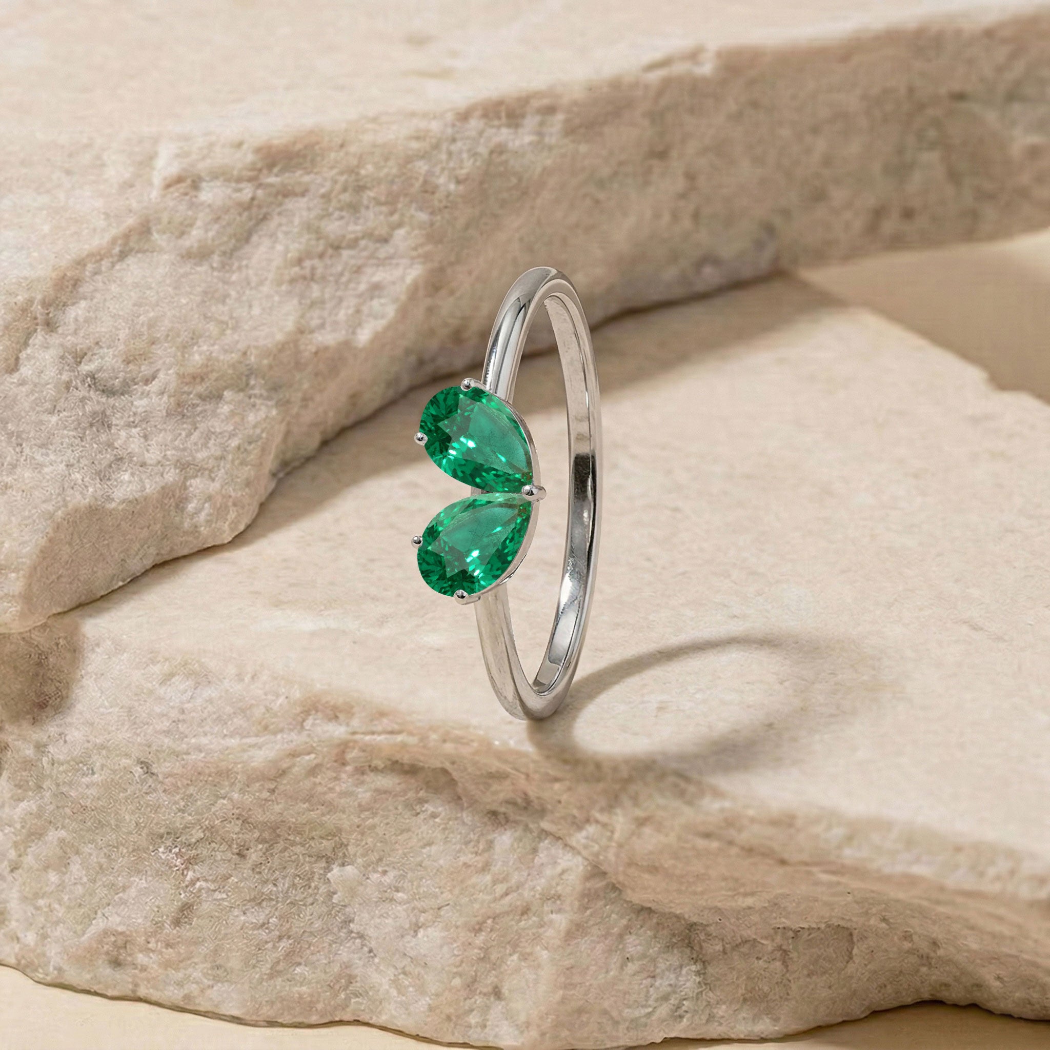 Emerald Gemstone Pear Shpaed Ring for her in 925 Sterling Silver and Yellow Gold Filled