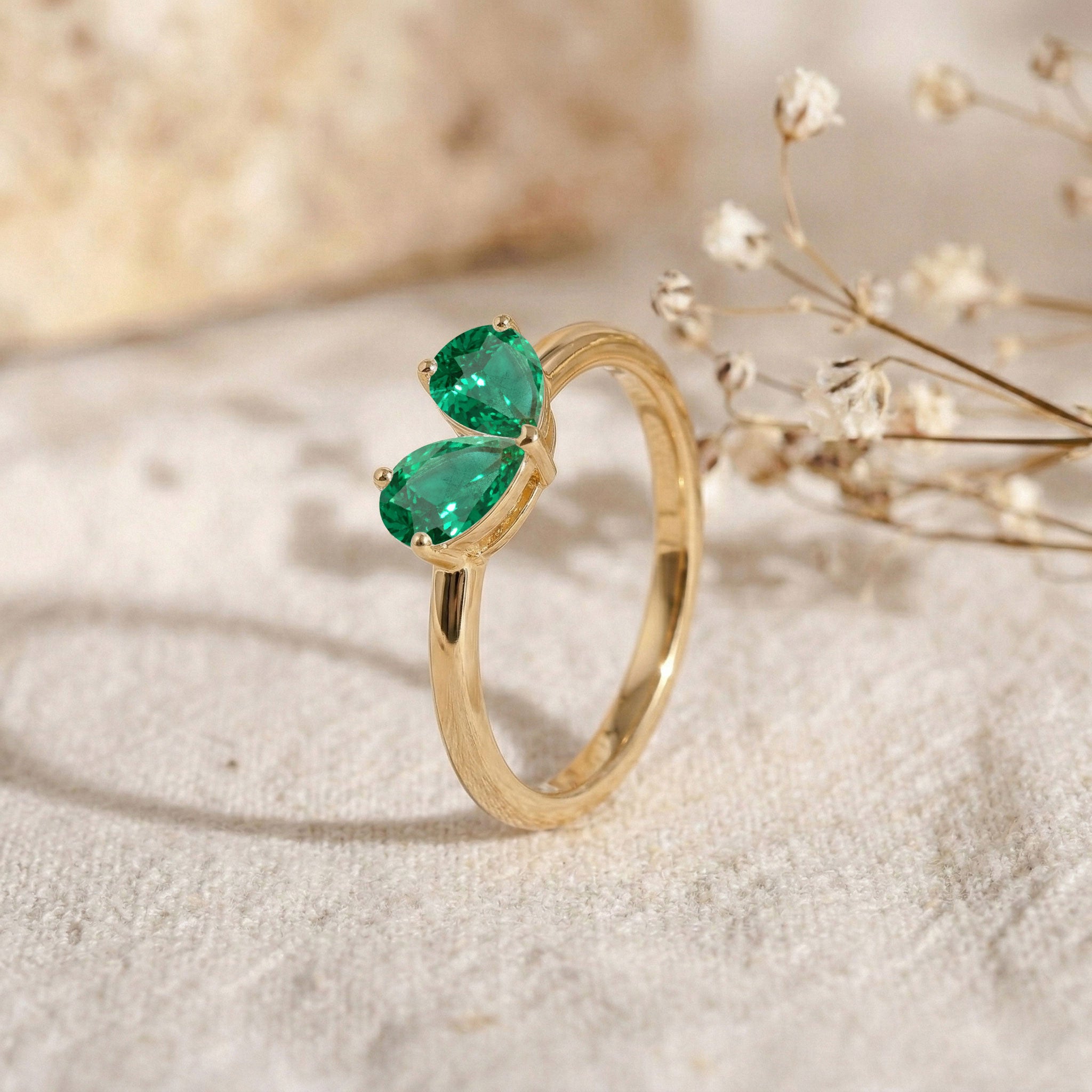 Emerald Gemstone Pear Shpaed Ring for her in 925 Sterling Silver and Yellow Gold Filled