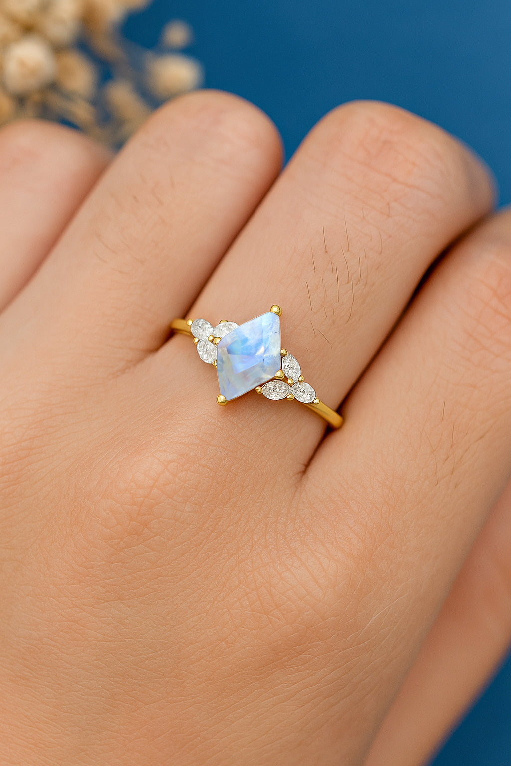 Natural Moonstone Kite Shape Solitaire Ring 8X6MM Faceted Cut