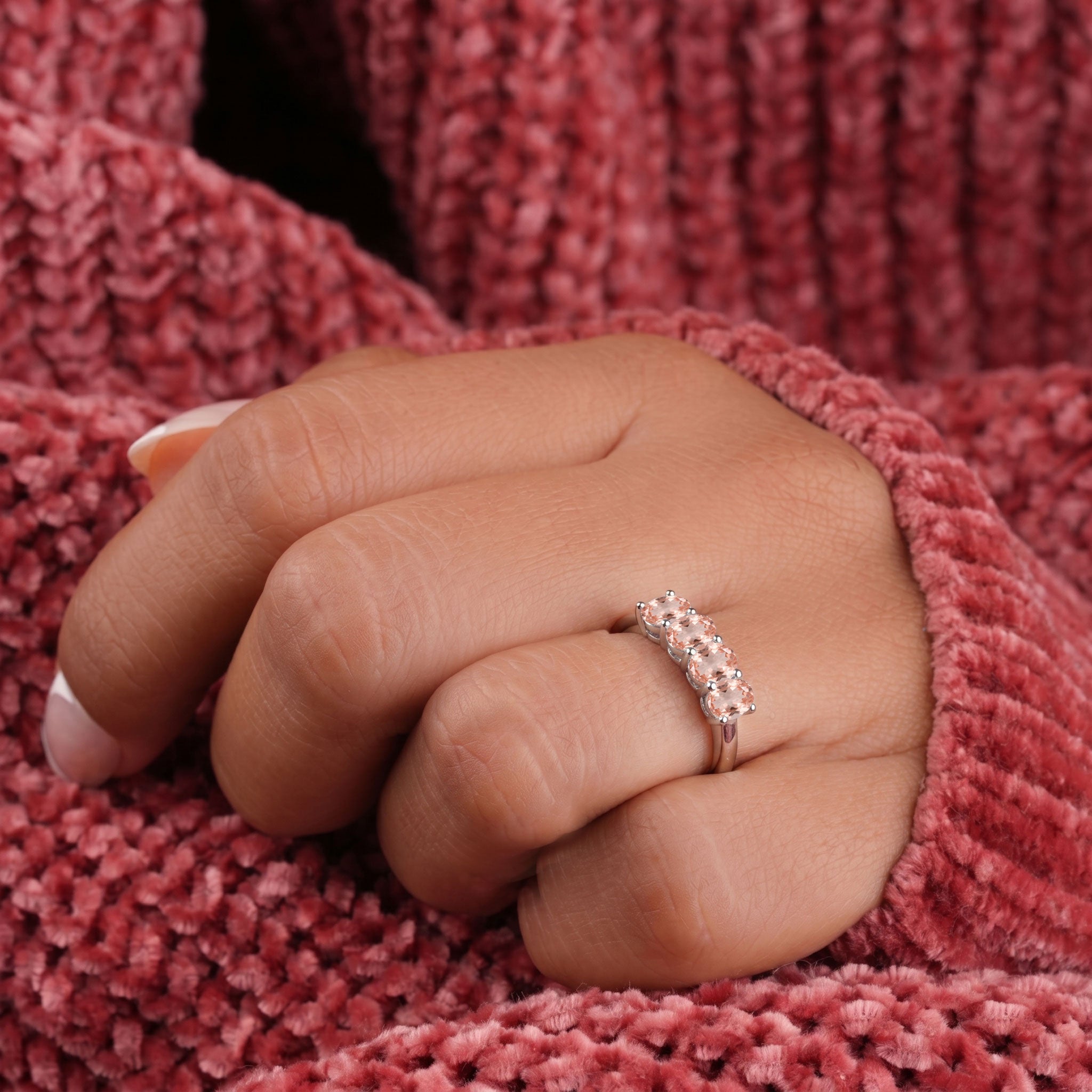 Morganite jewelry ring, oval cut gemstones, blush pink gemstone jewelry, handcrafted women's ring, modern minimalist ring, polished band, stackable ring, elegant gift, anniversary jewelry, fine gemstone ring