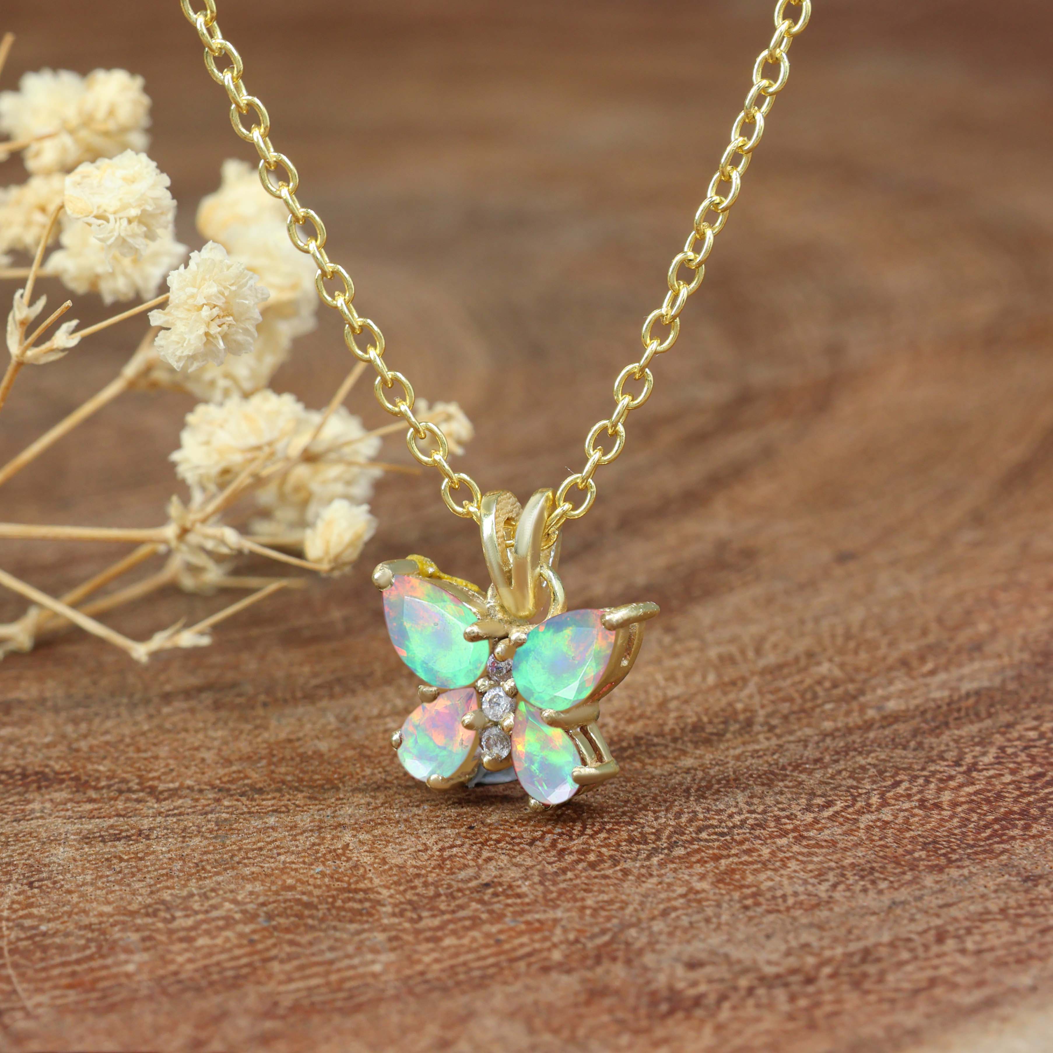 WHITE OPAL NECKLACE