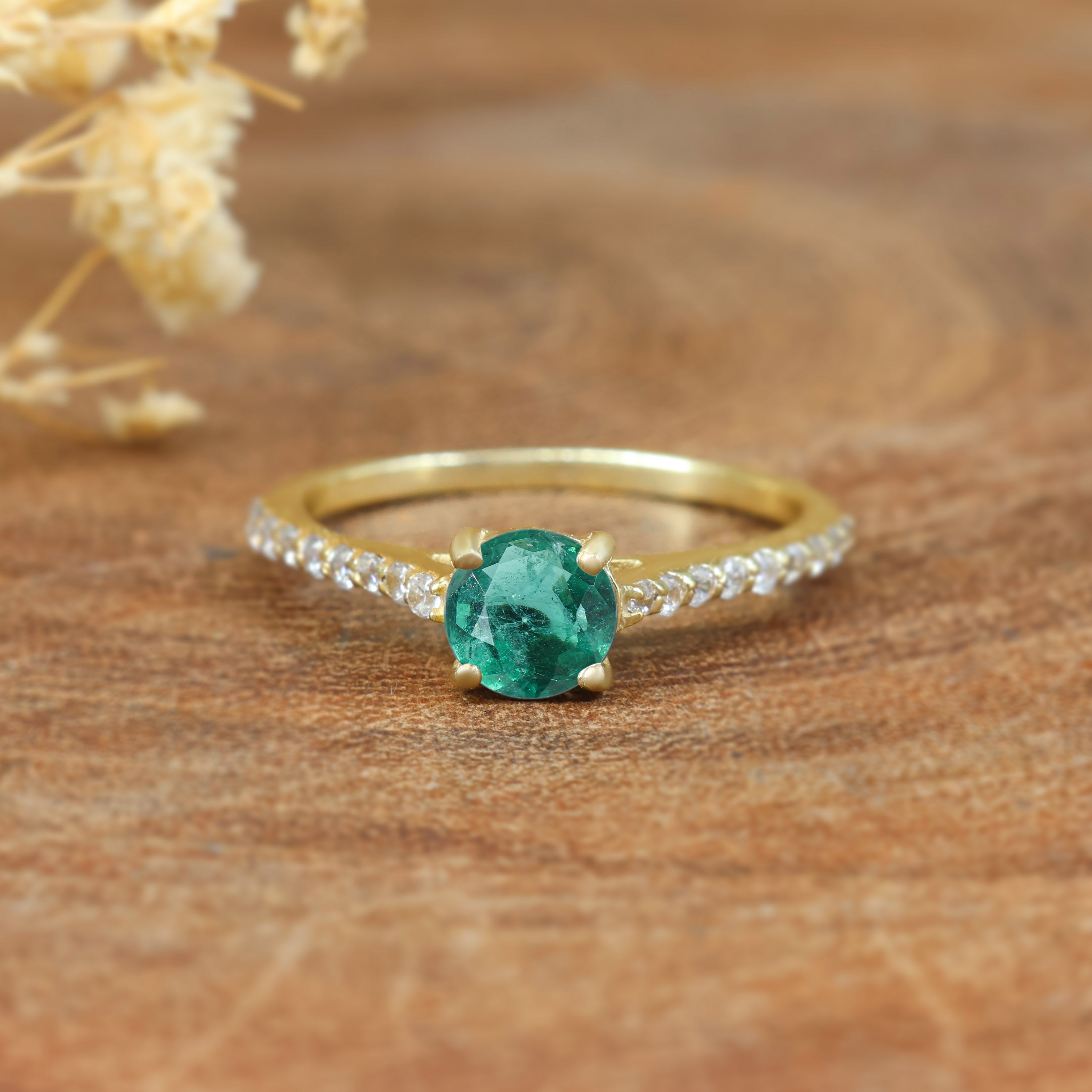 EMERALD RING