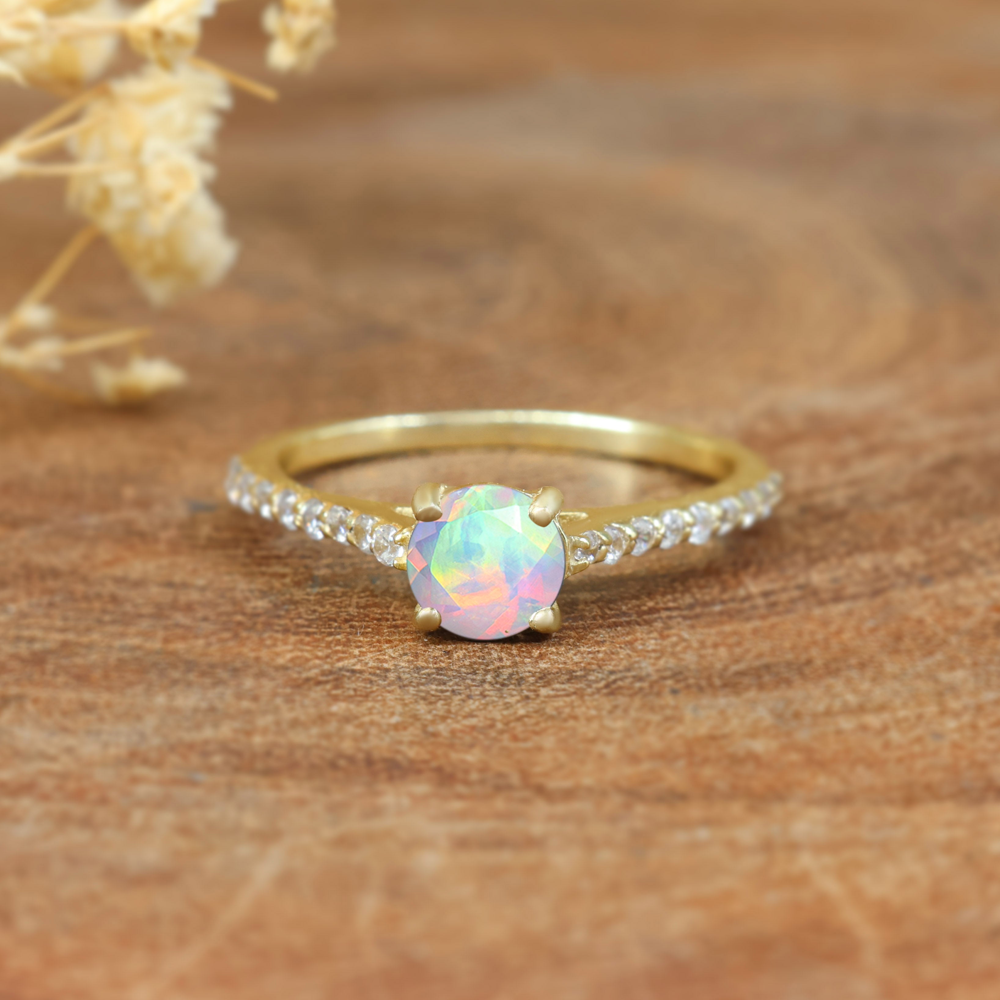 WHITE OPAL RING