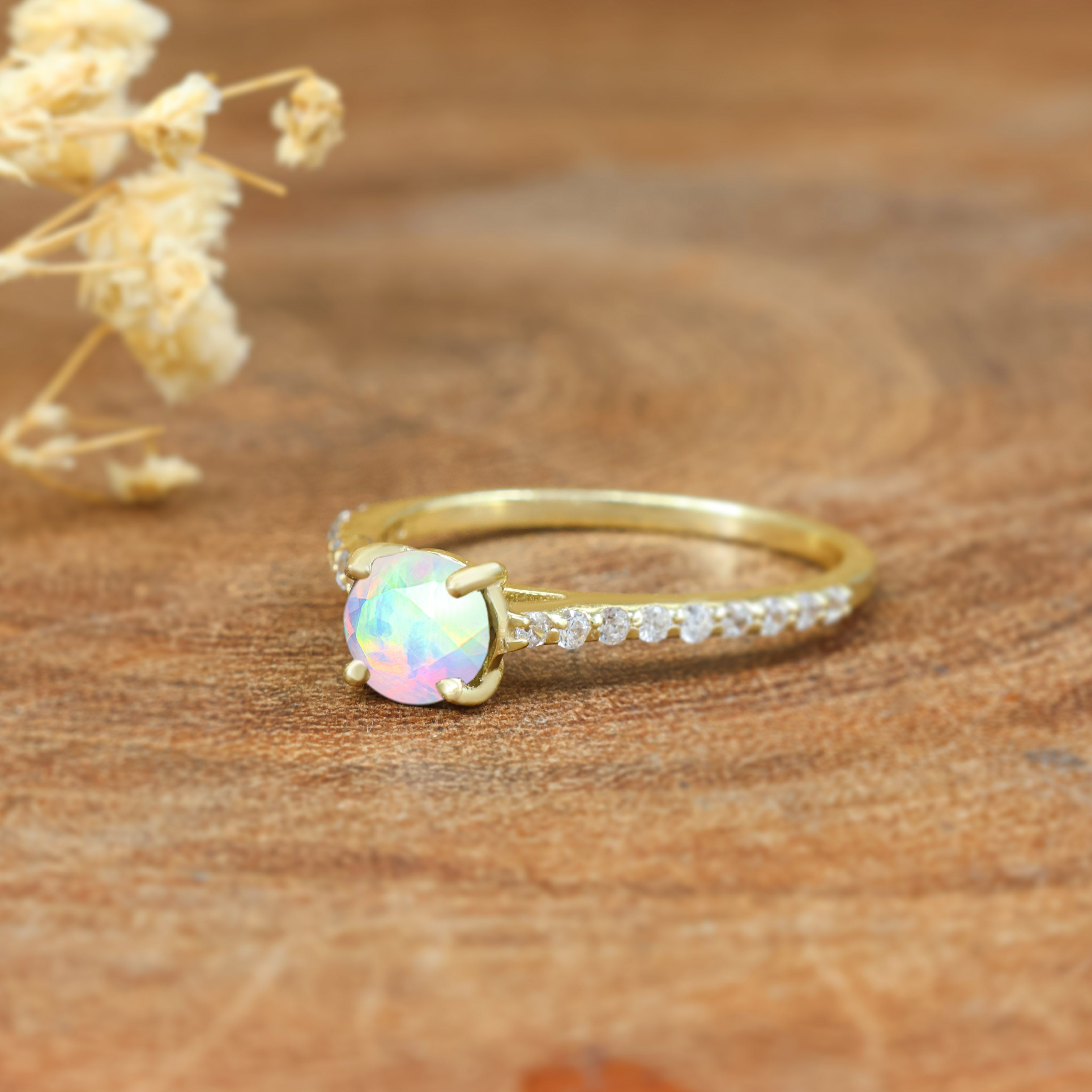 WHITE OPAL RING