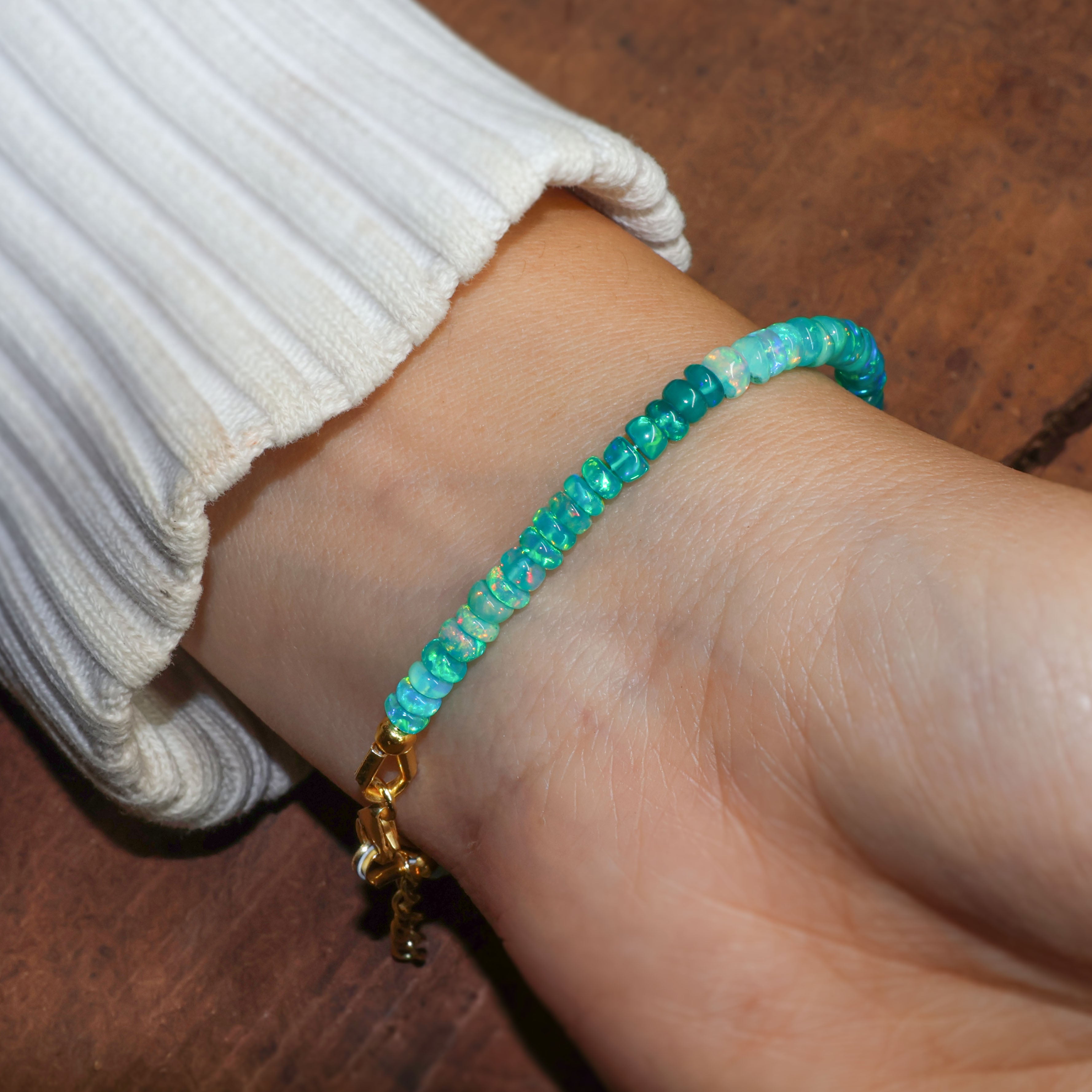 Shaded Plain Beaded Bracelet 4-5MM Natural Green Opal
