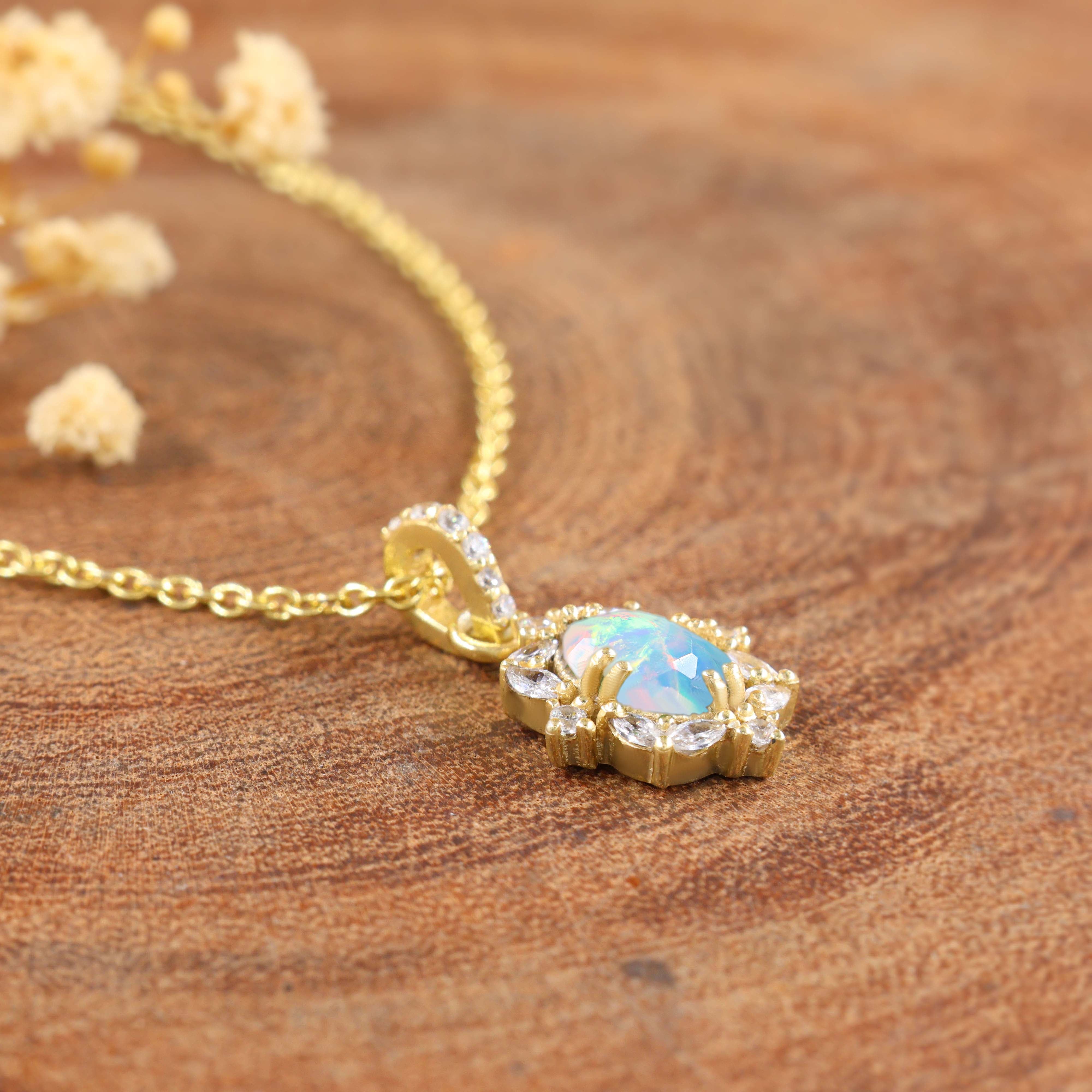 WHITE OPAL NECKLACE