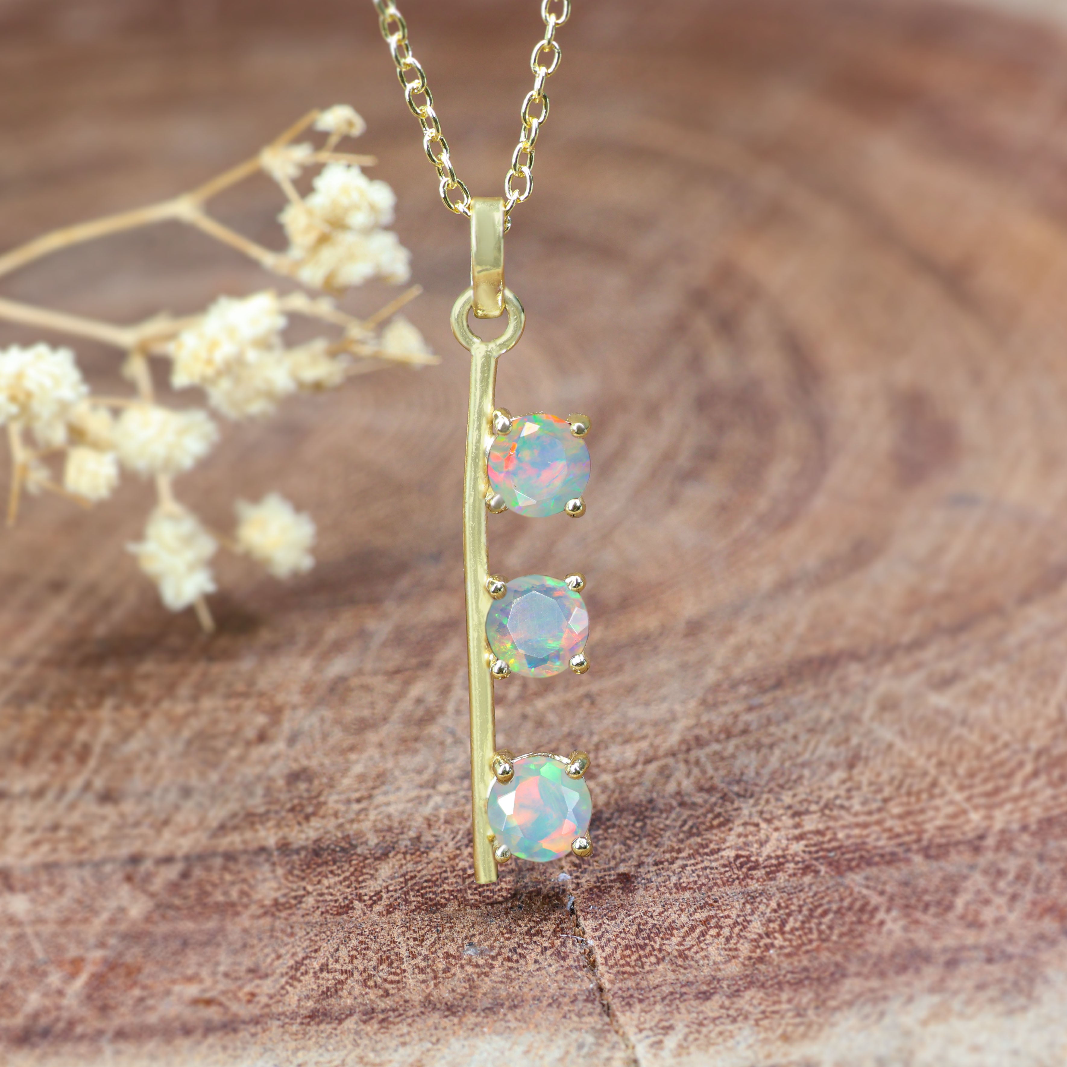 WHITE OPAL NECKLACE