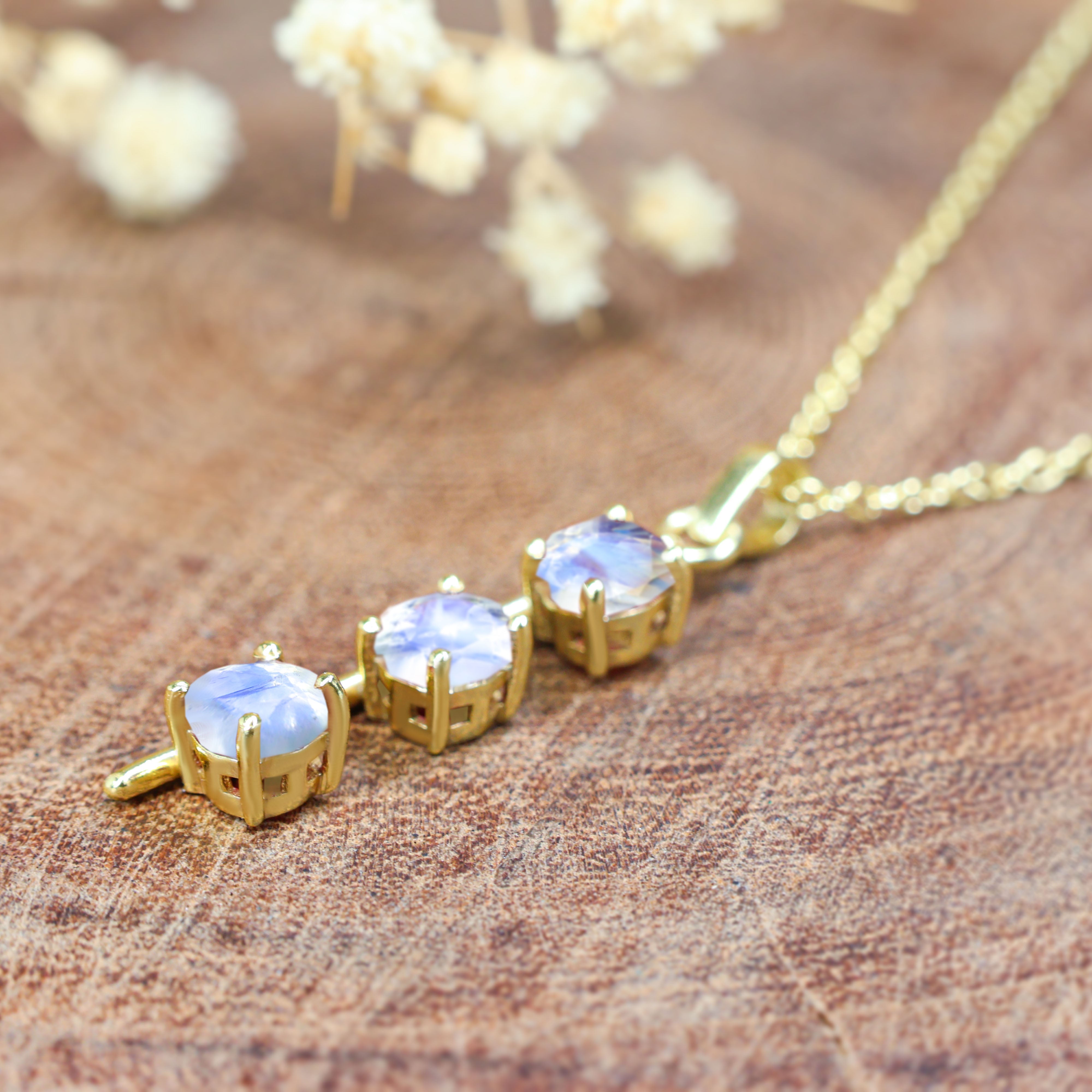 MOONSTONE NECKLACE