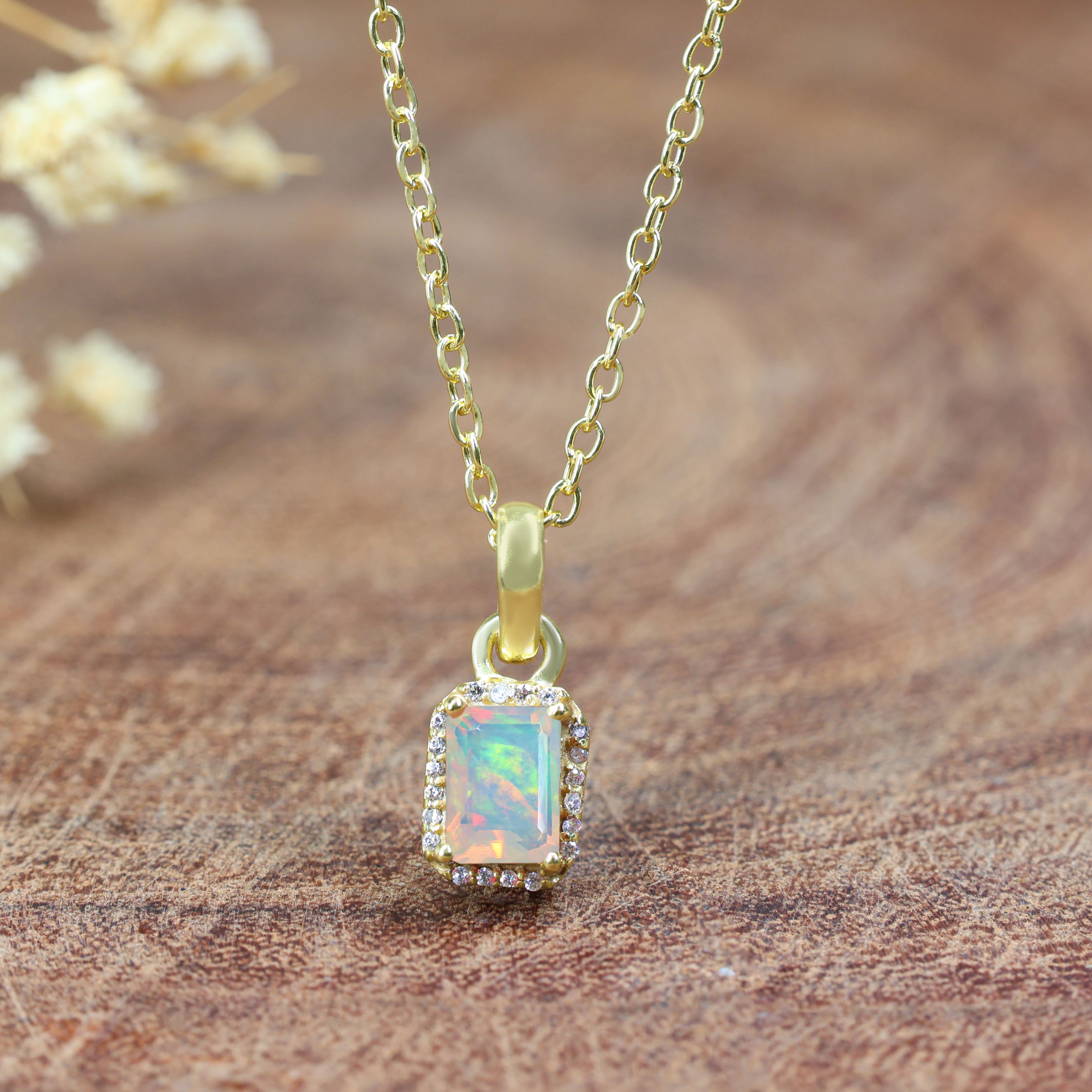 WHITE OPAL NECKLACE