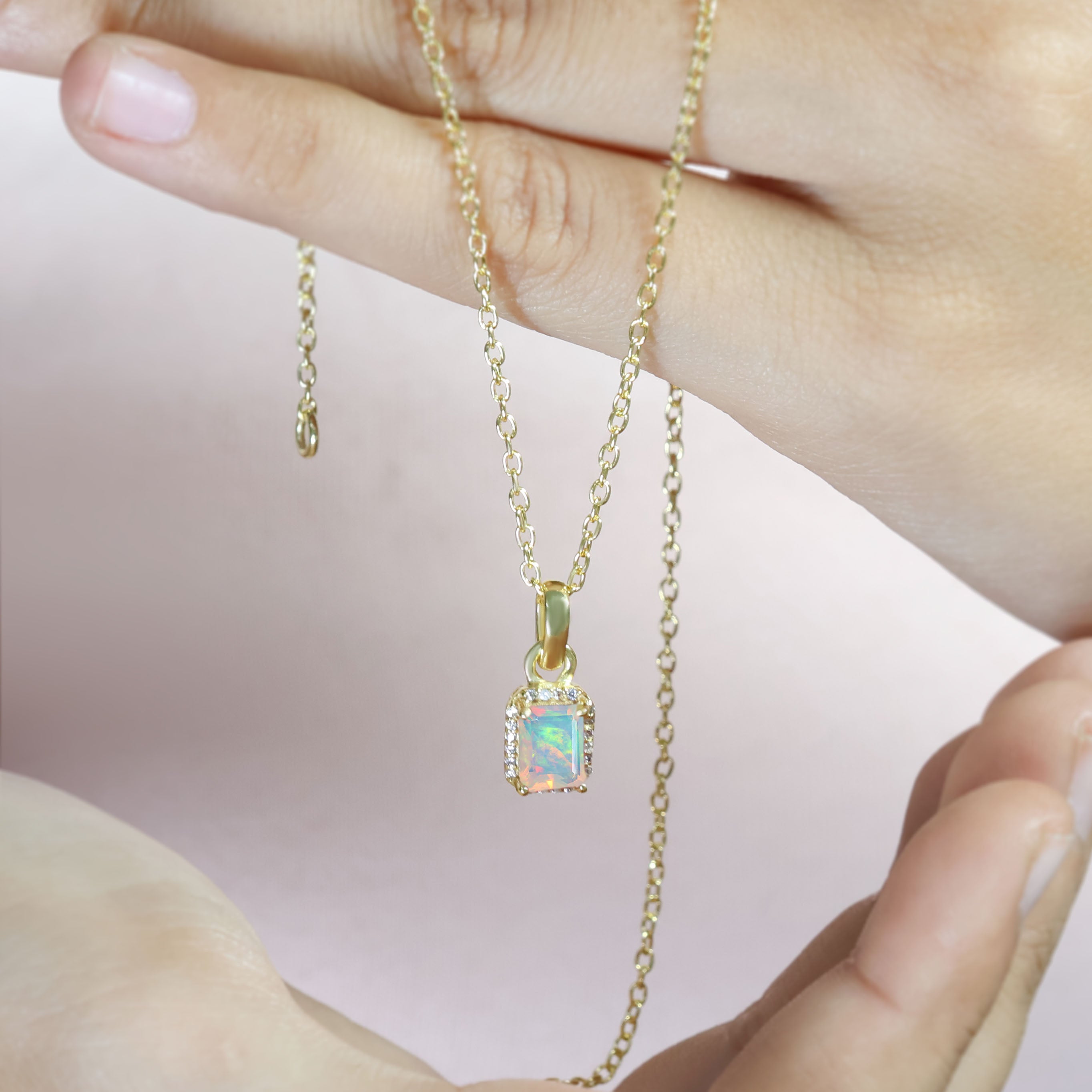 WHITE OPAL NECKLACE
