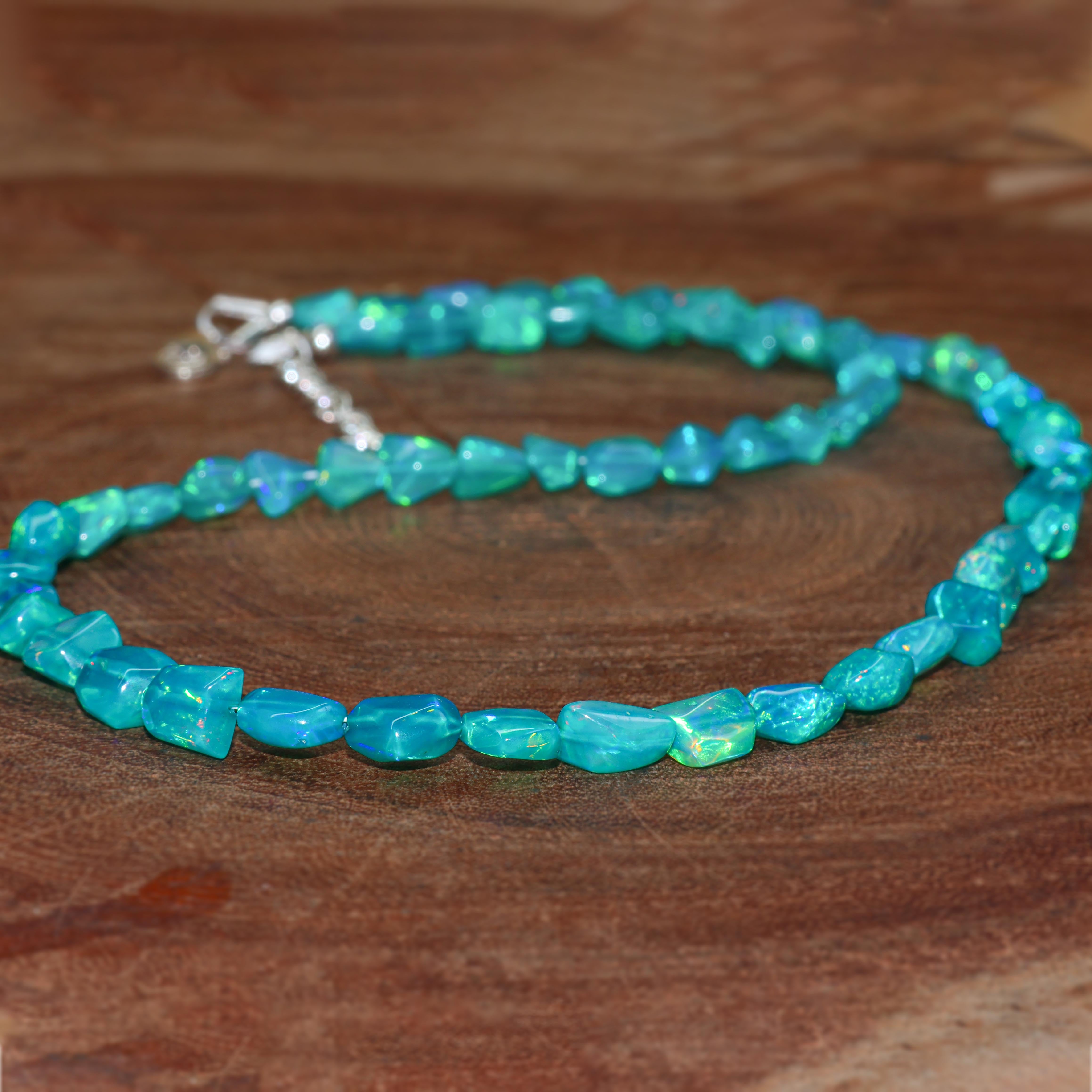 GREEN OPAL TUMBLE NECKLACE