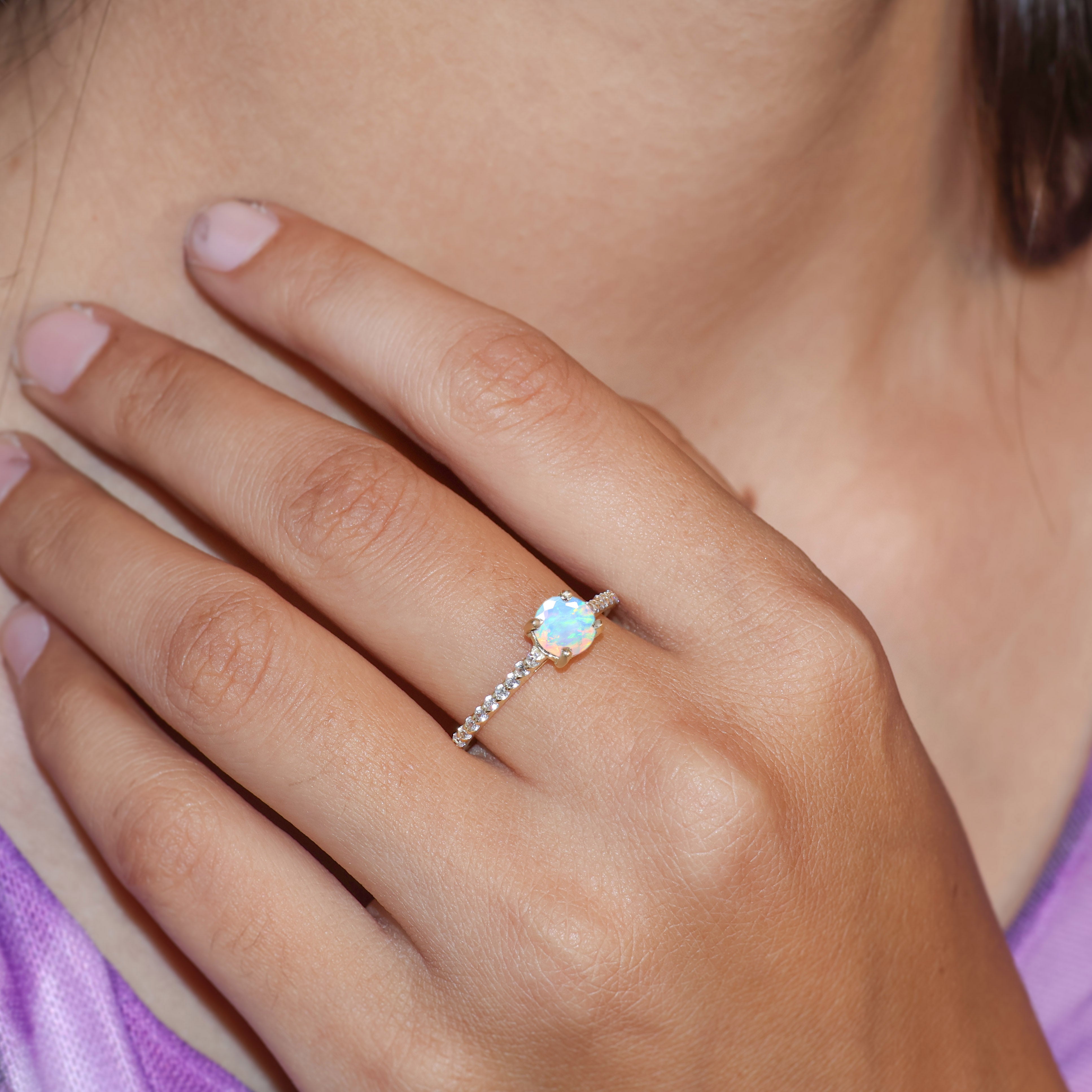 WHITE OPAL RING
