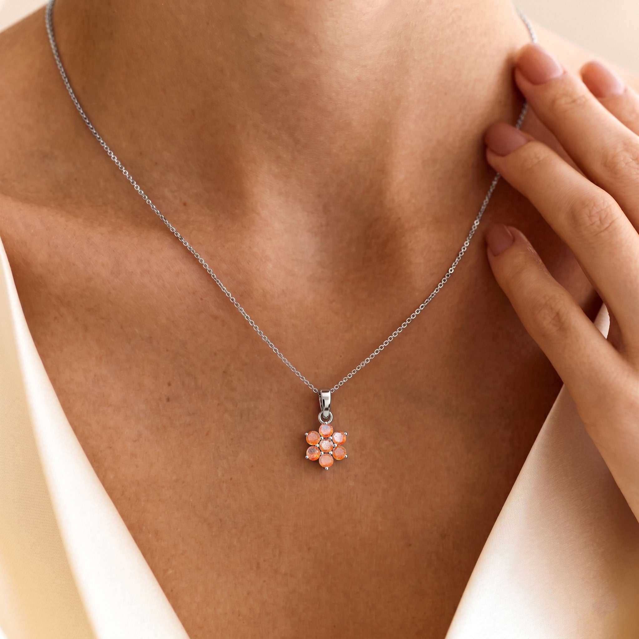 Dainty floral sunstone necklace with radiant gemstone details for everyday wear
