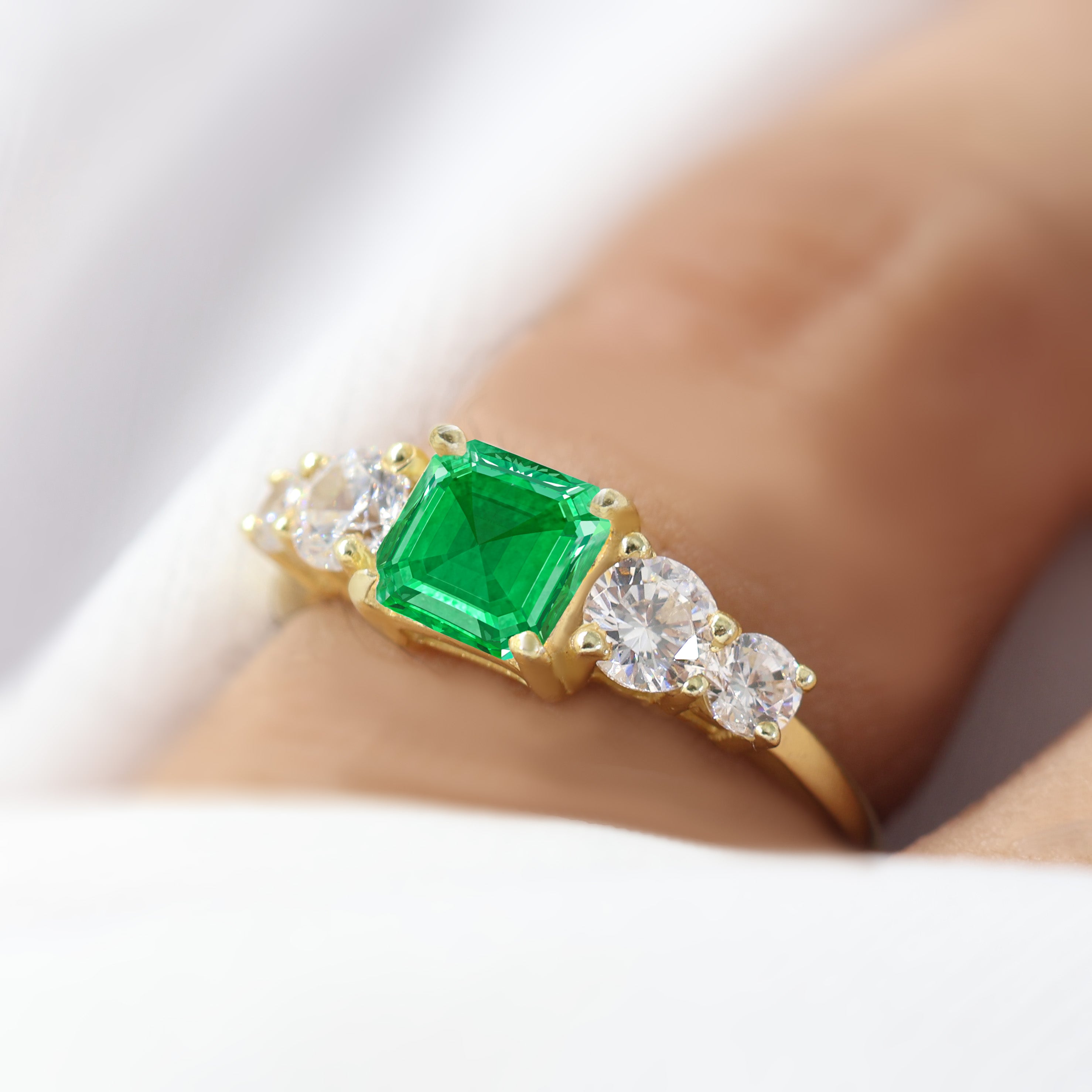 Green Emerald Ring