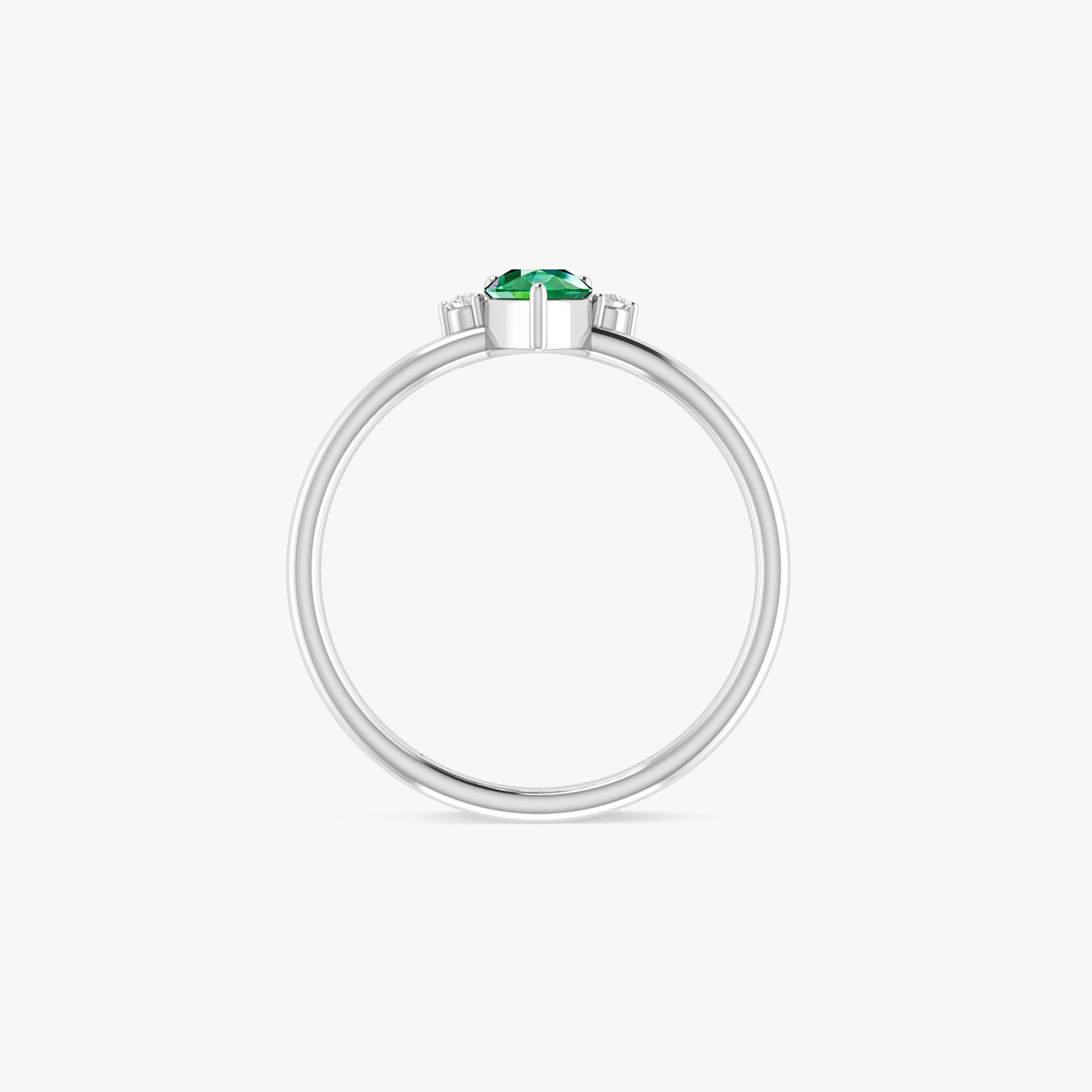 Emerald Silver Ring