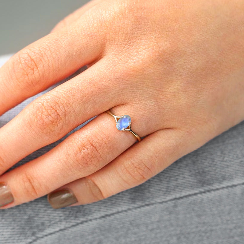 Oval Shape Moonstone Gemstone Ring