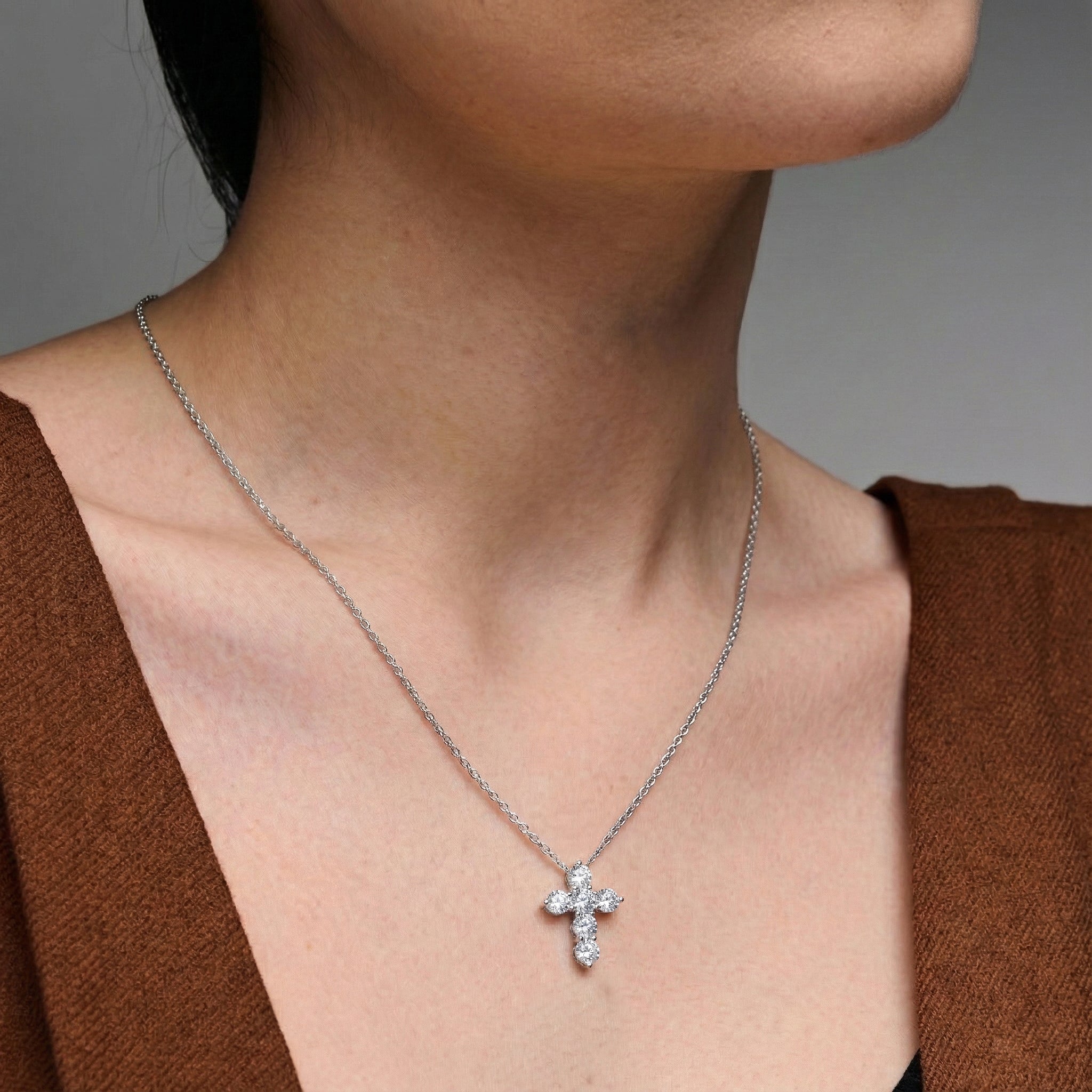 Simulated Diamond Round Cross Pendant Necklace in 925 Sterling Silver 3.90ct