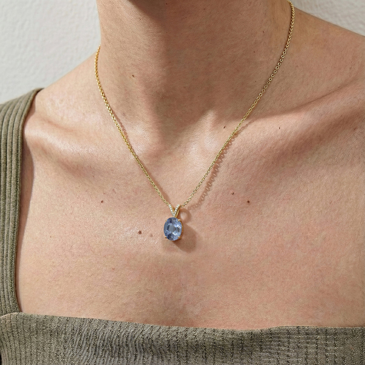 Alexandrite Solitaire Pendant Necklace in 925 Sterling Silver 1.2ct