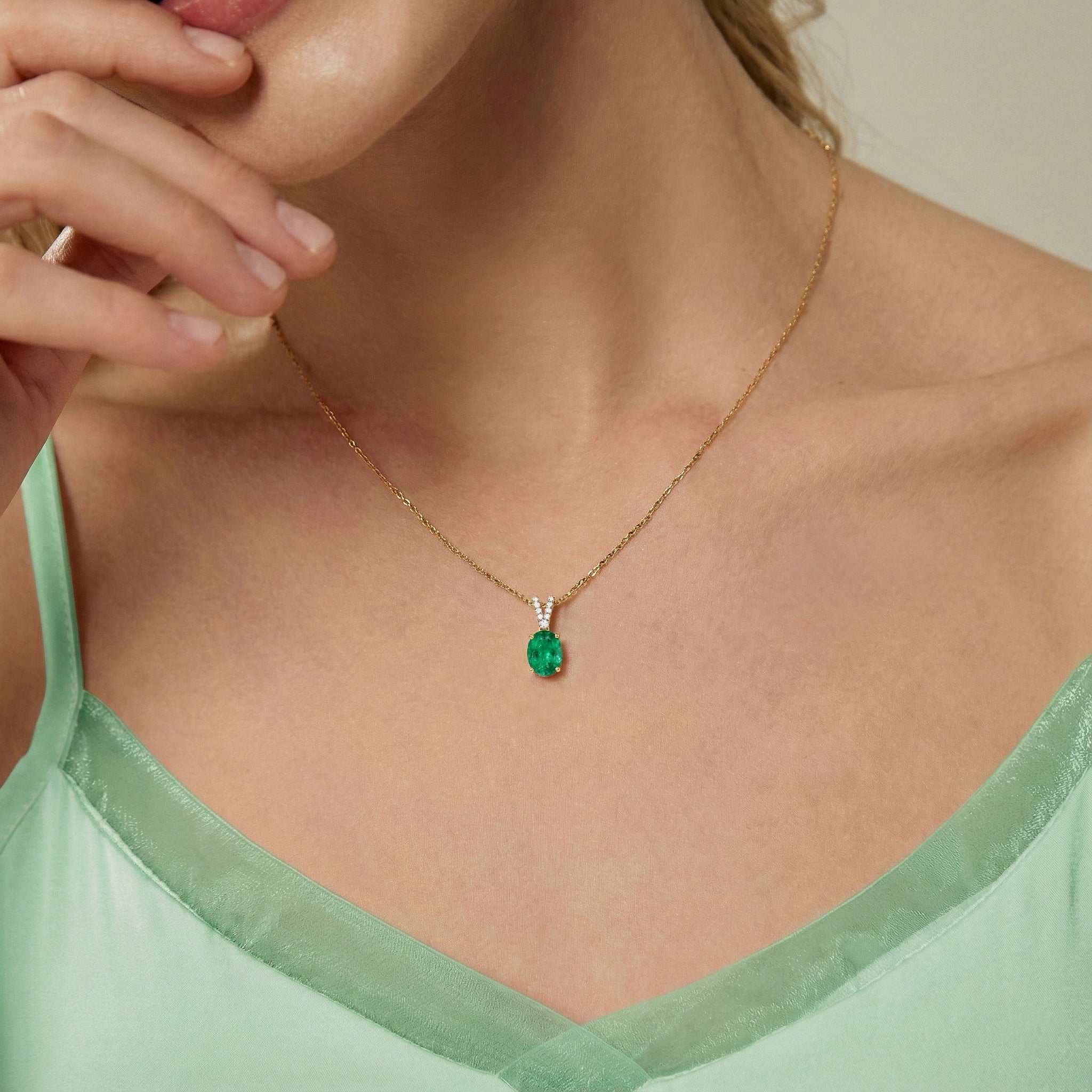 Emerald Solitaire Pendant Necklace in 925 Sterling Silver 1.2ct