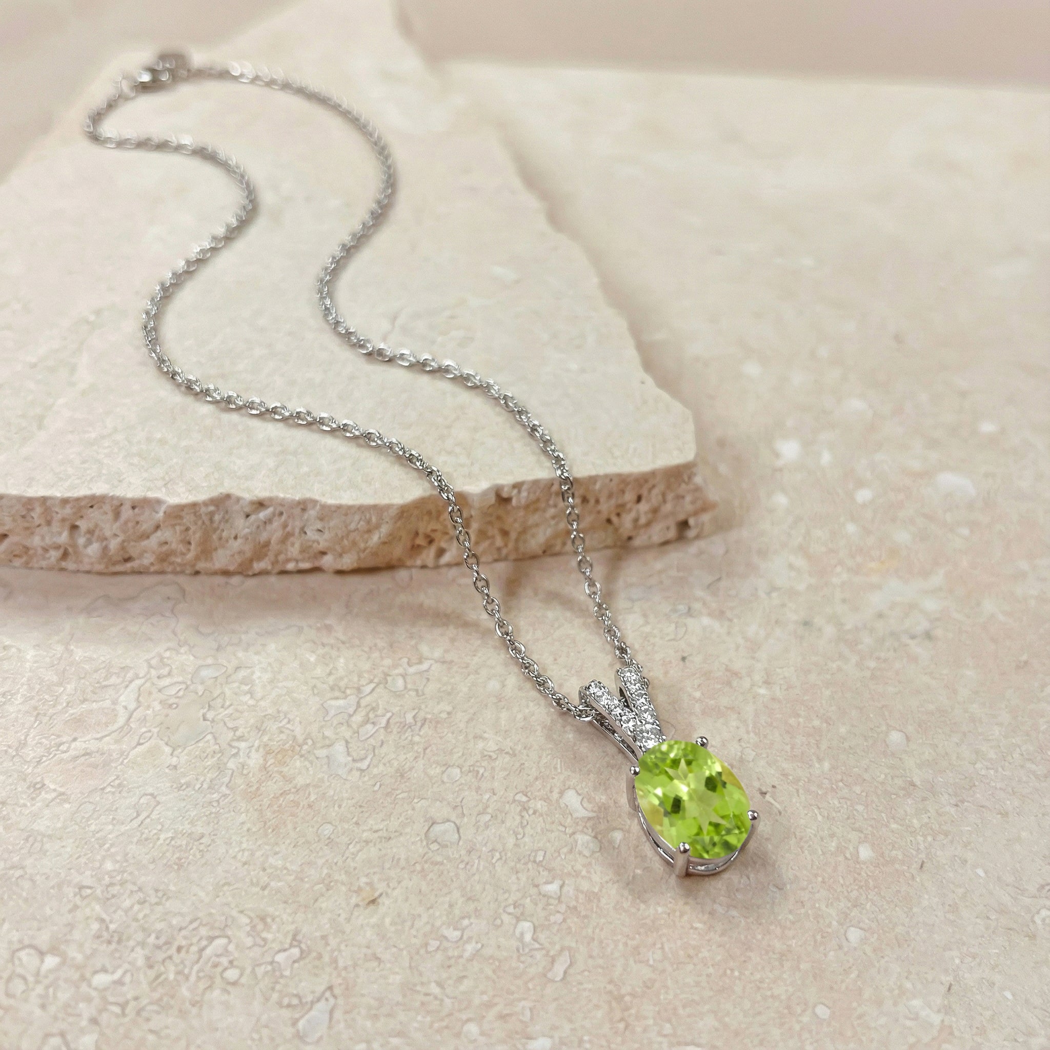 Natural Peridot Solitaire Pendant Necklace in 925 Sterling Silver 1.2ct