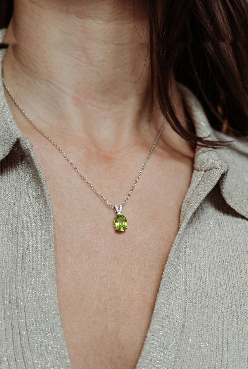 Natural Peridot Solitaire Pendant Necklace in 925 Sterling Silver 1.2ct