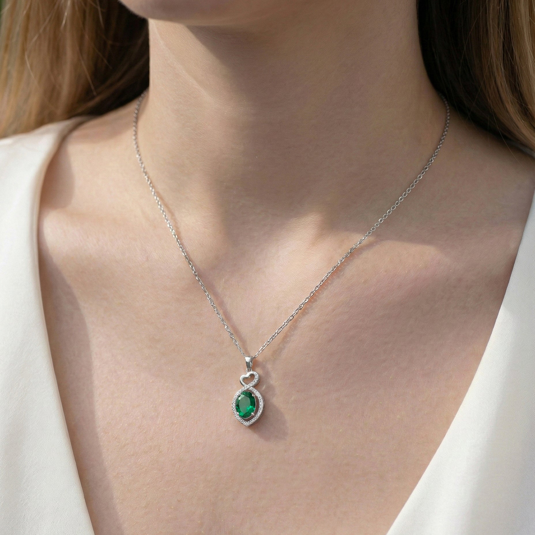 Emerald Oval Infinity Twist Heart Pendant Necklace in 925 Sterling Silver 1.2ct