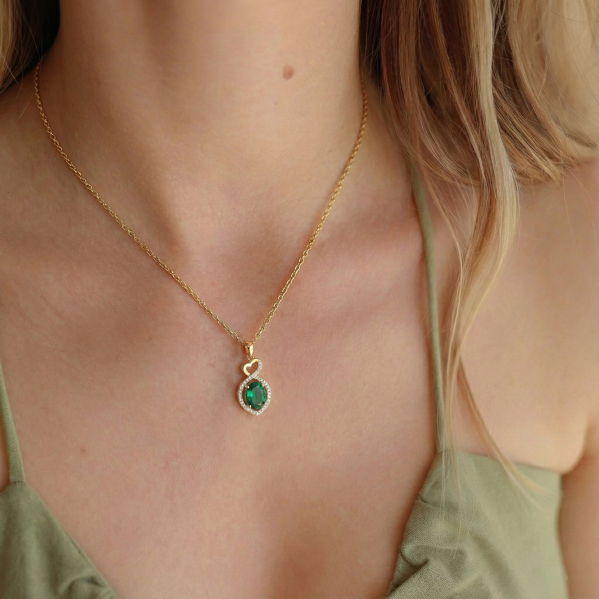 Emerald Oval Infinity Twist Heart Pendant Necklace in 925 Sterling Silver 1.2ct