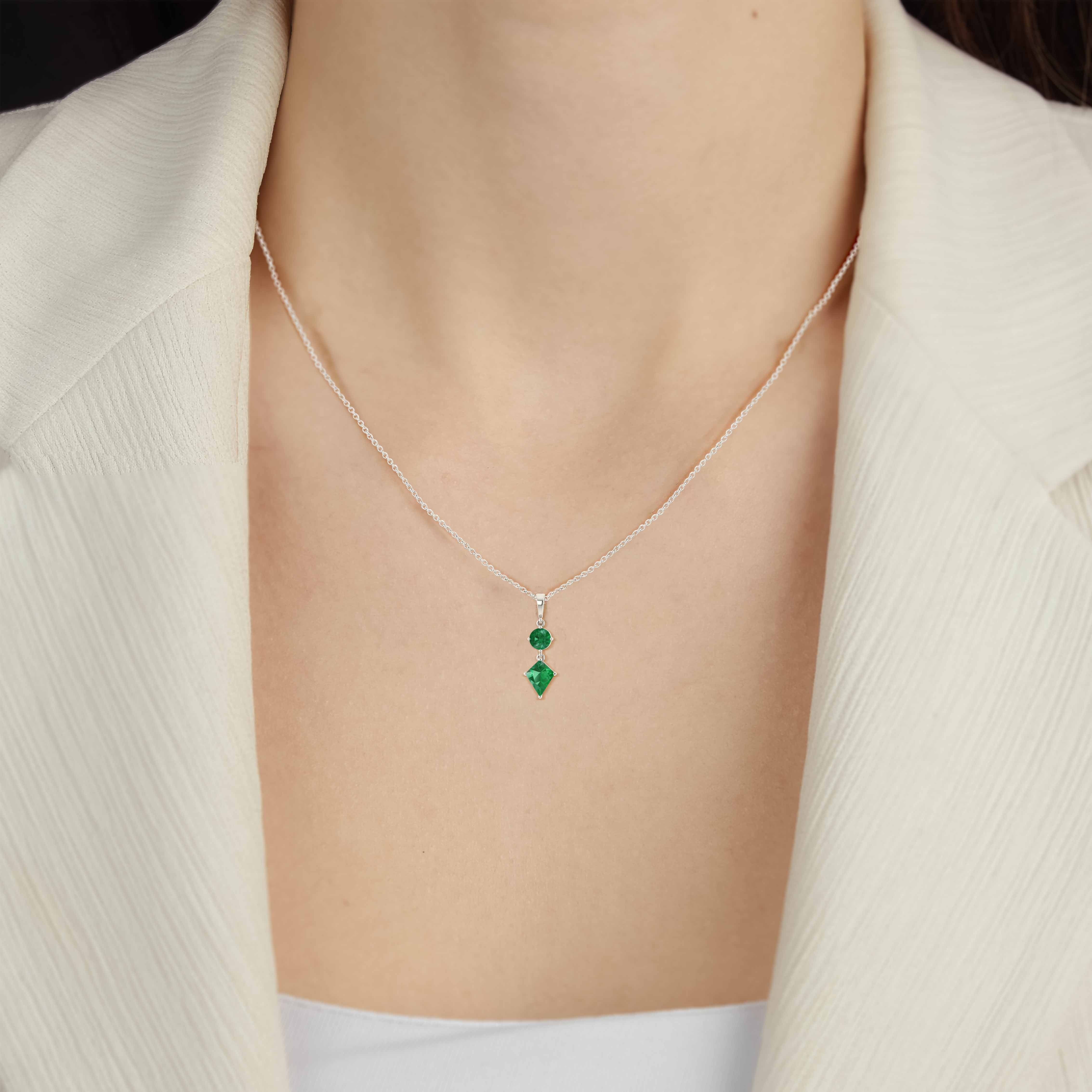 Emerald Kite and Round Shape Pendant Necklace 