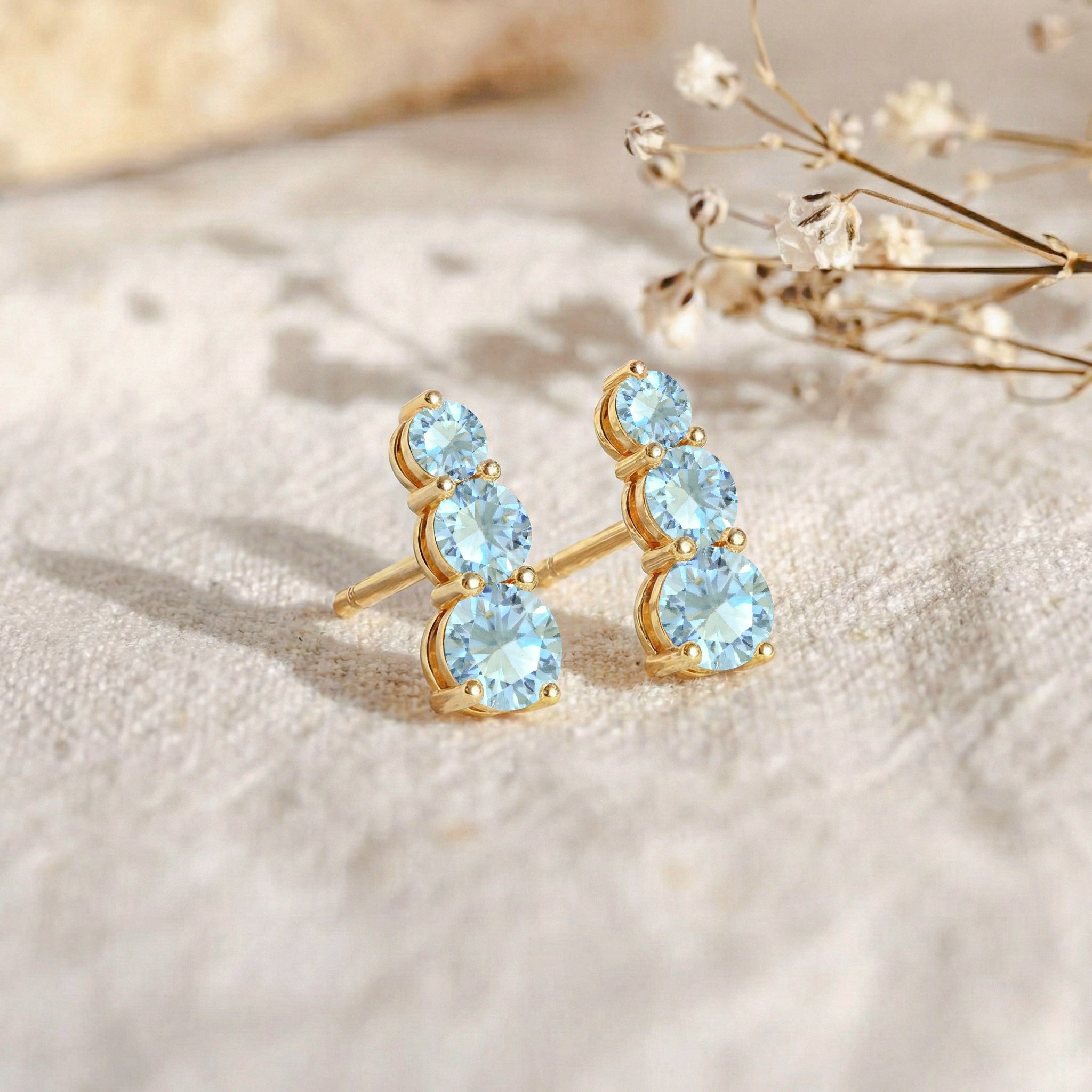 Aquamarine Round Stud Earring in 925 Sterling Silver 5*4*3MM 1.40 ct.