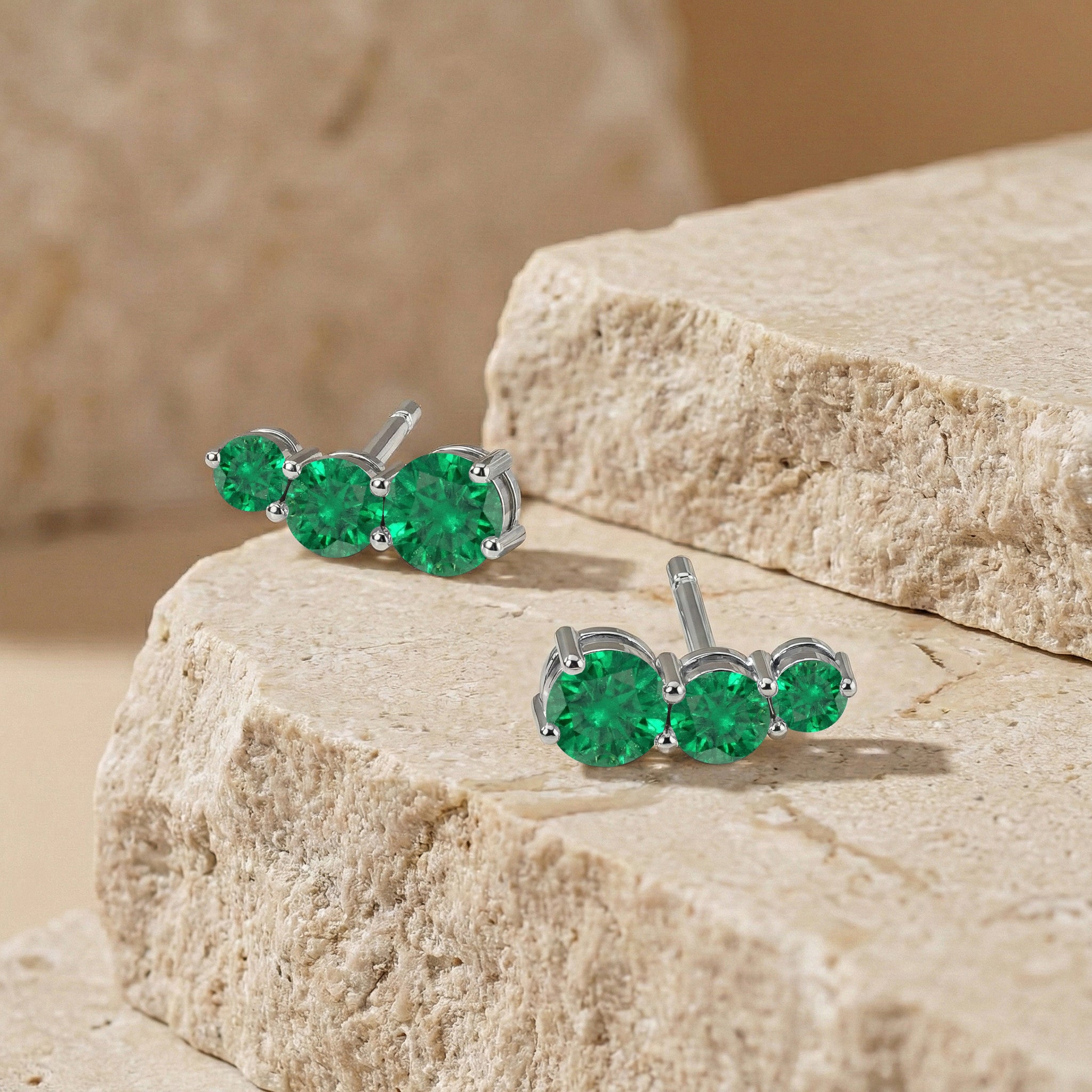 Emerald Round Stud Earring in 925 Sterling Silver 5X4X3MM 1.40 ct.