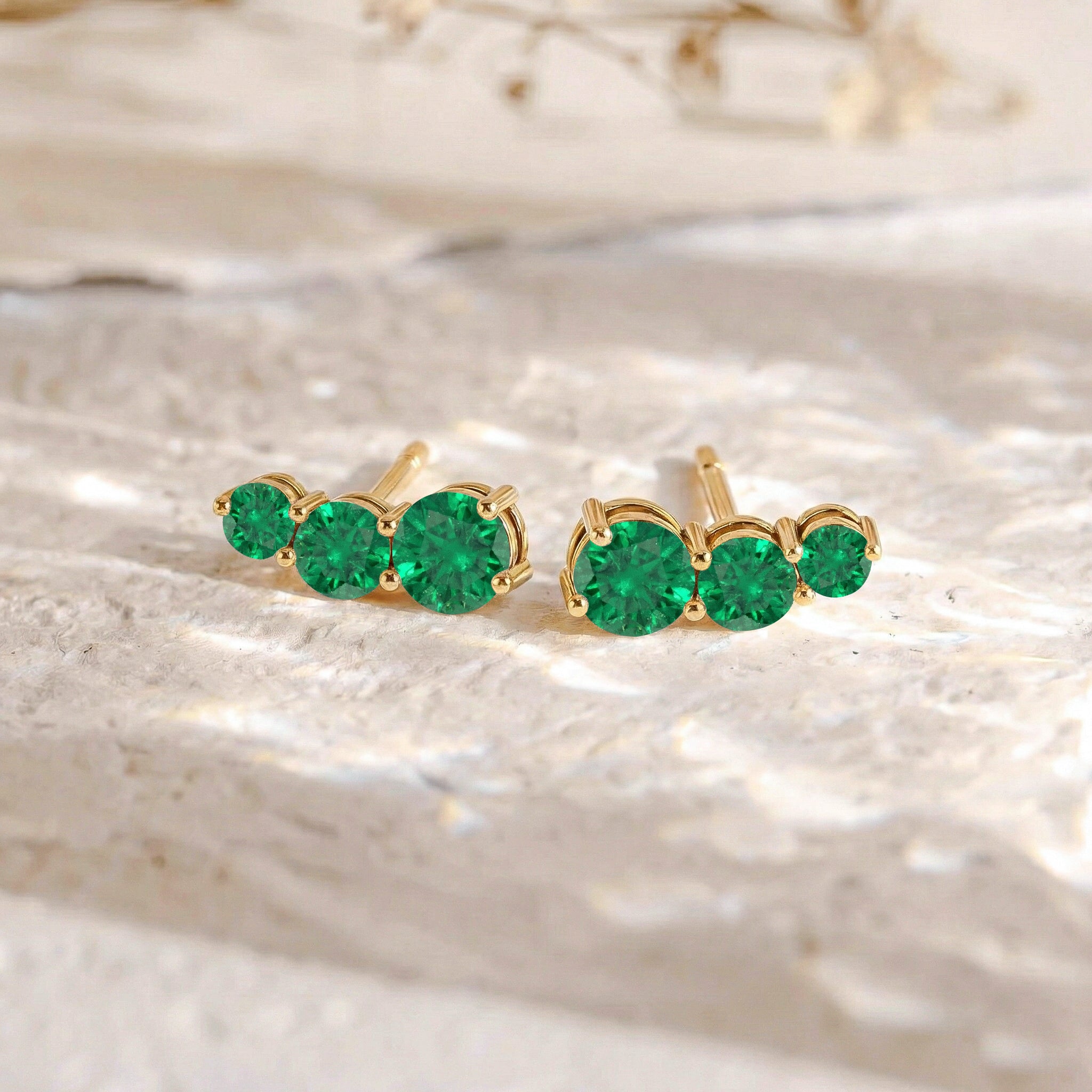 Emerald Round Stud Earring in 925 Sterling Silver 5X4X3MM 1.40 ct.