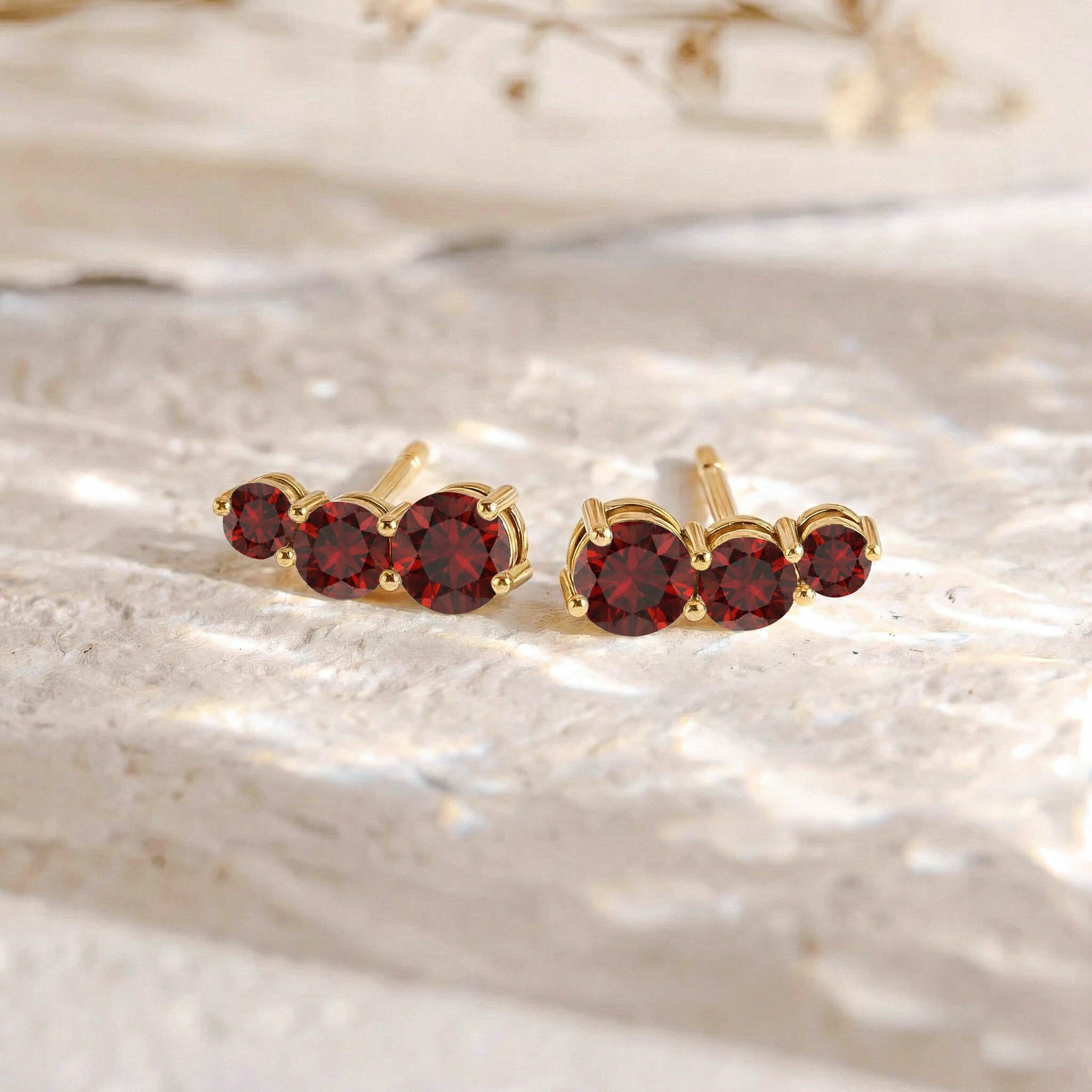 Garnet Round Stud Earring in 925 Sterling Silver 5X4X3MM 1.40 ct.