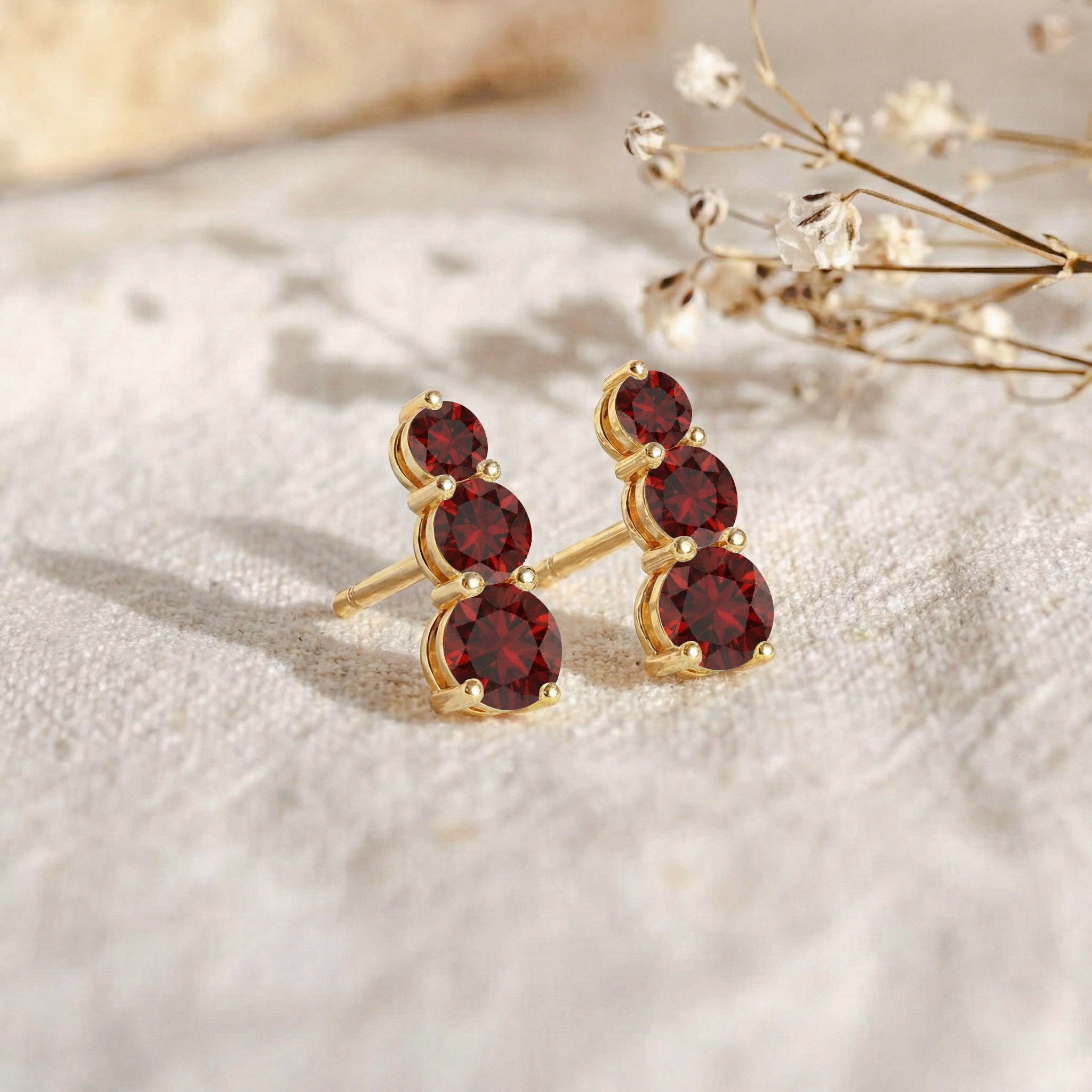 Garnet Round Stud Earring in 925 Sterling Silver 5X4X3MM 1.40 ct.