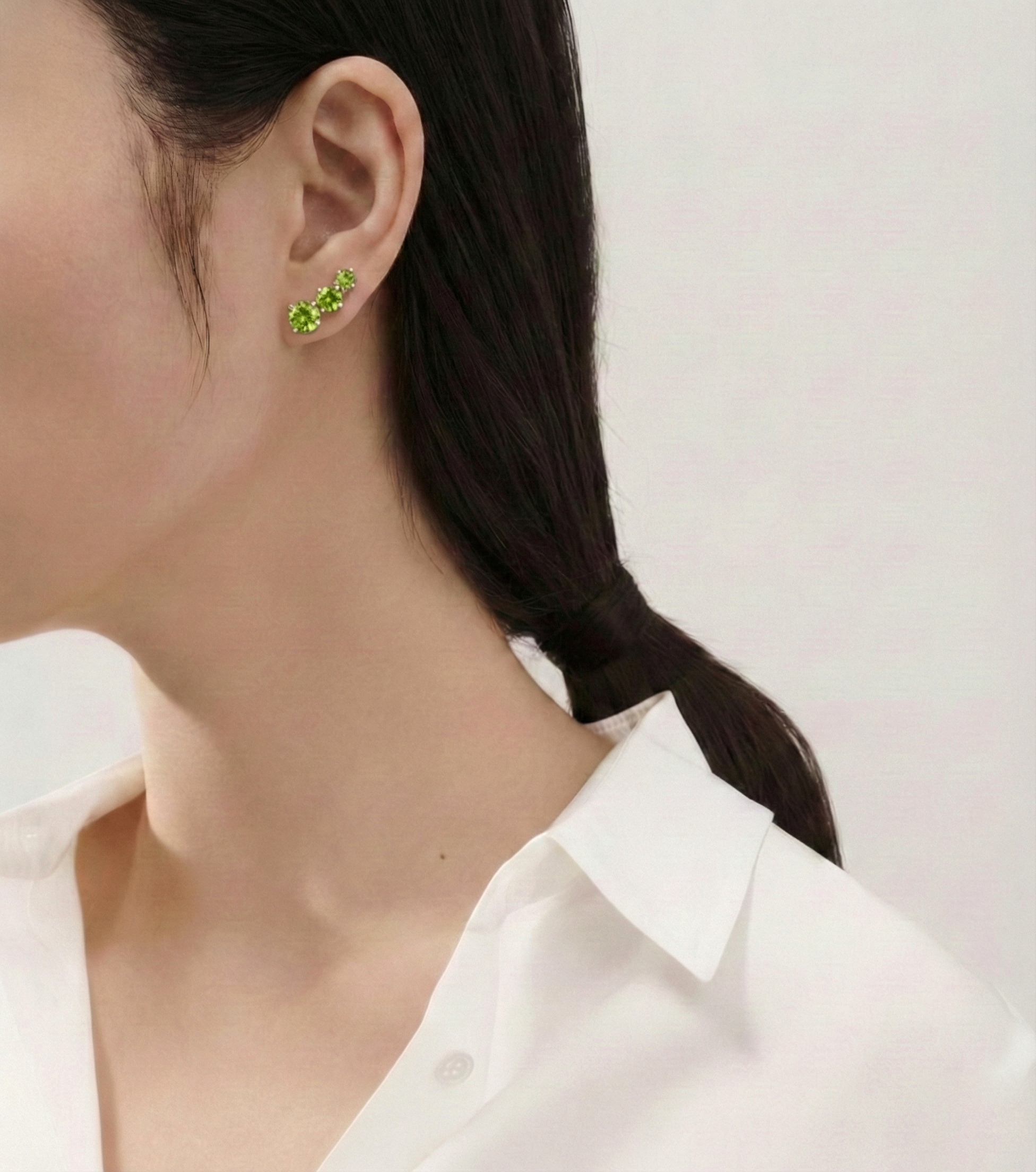 Peridot Round Stud Earring in 925 Sterling Silver 5X4X3MM 1.40 ct.