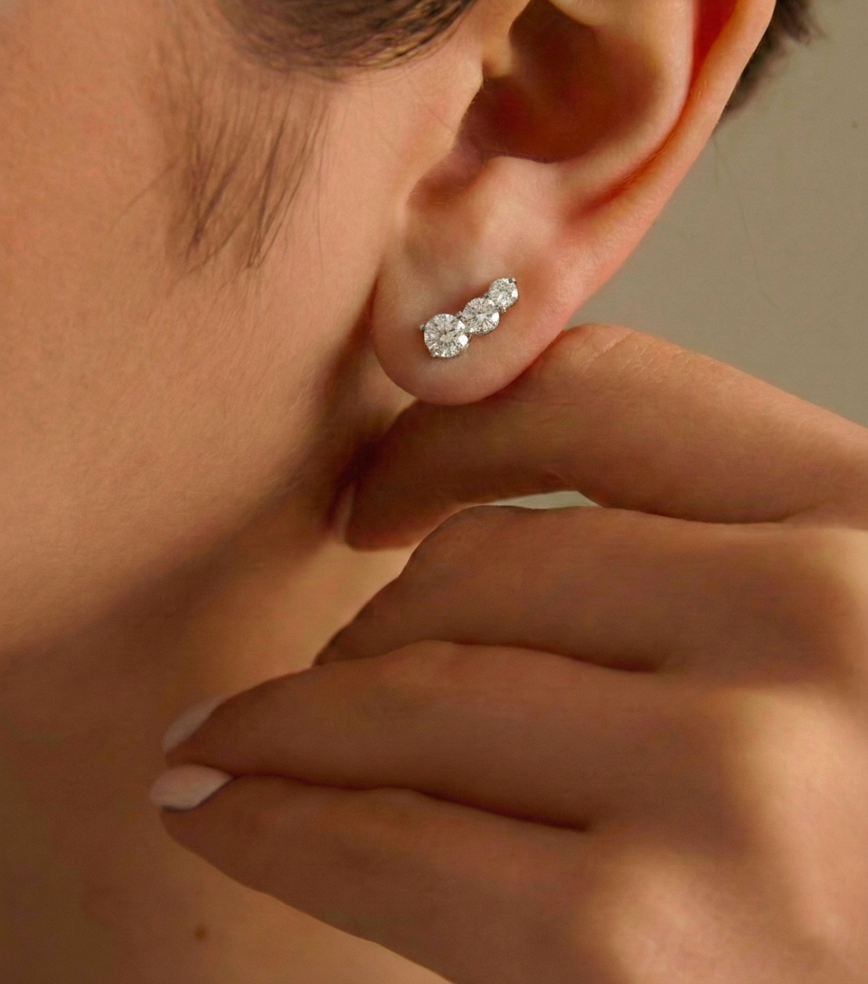 Simulated Diamond Round Stud Earring in 925 Sterling Silver 5X4X3MM 1.40 ct.