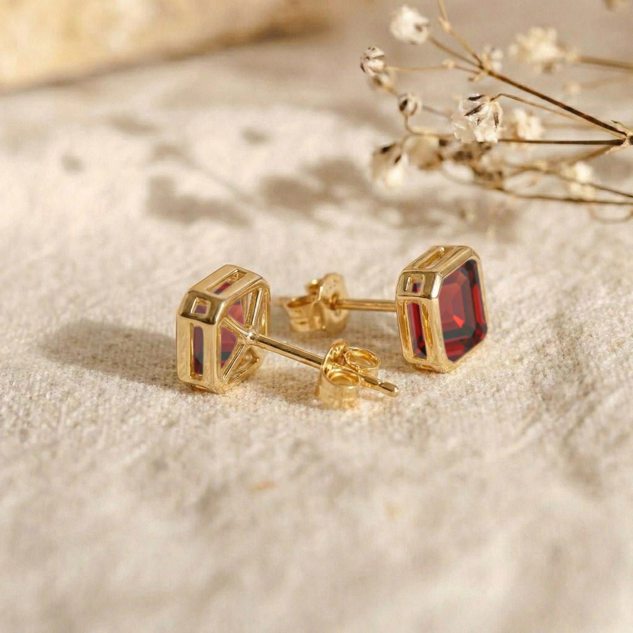 Garnet Octagon Stud Earring in 925 Sterling Silver 6MM 2ct.