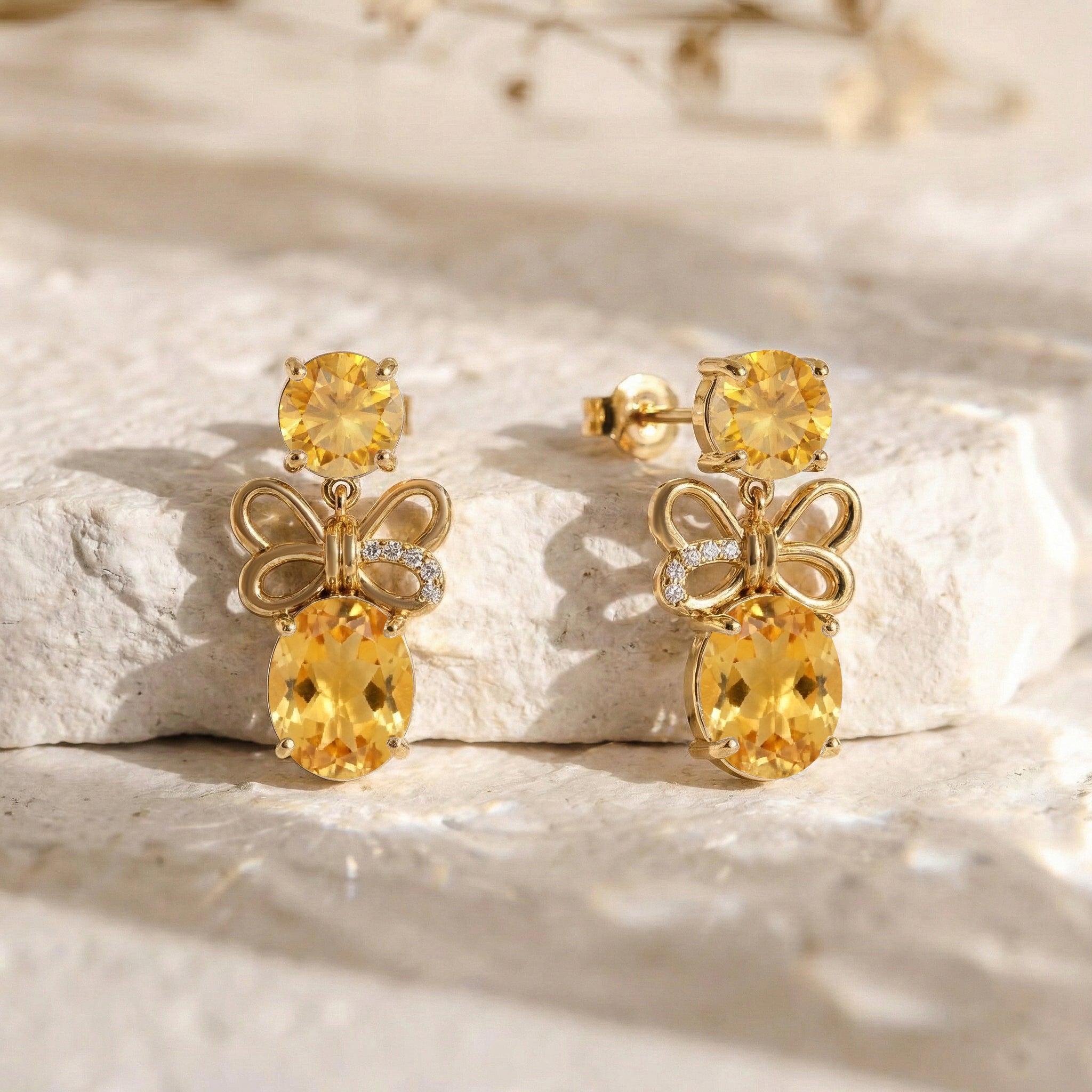 Citrine Round and Oval Stud Earring in 925 Sterling Silver 6 MM 5-ct.