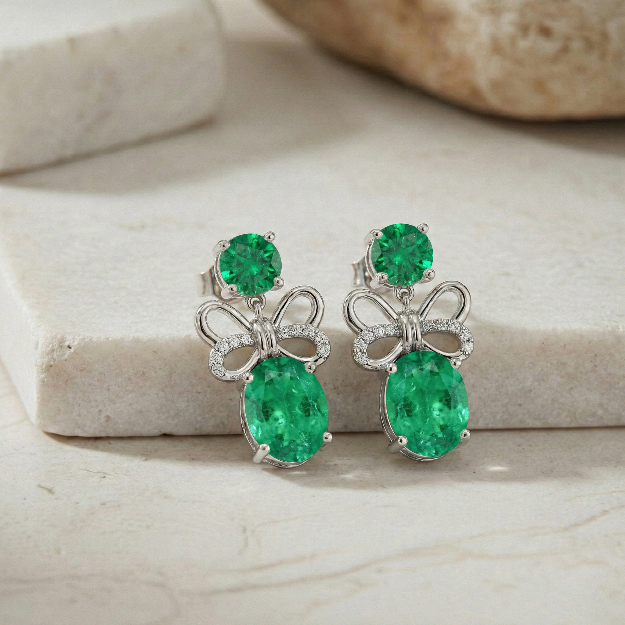 Emerald Round and Oval Stud Earring in 925 Sterling Silver 6 MM 5-ct.