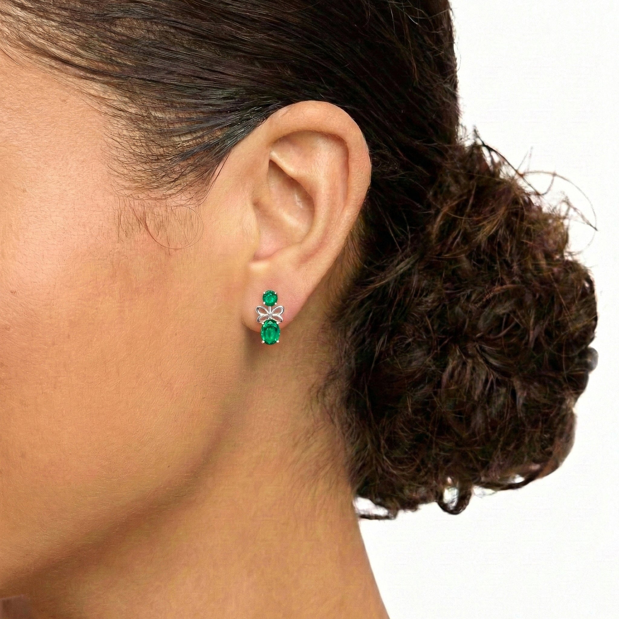 Emerald Round and Oval Stud Earring in 925 Sterling Silver 6 MM 5-ct.