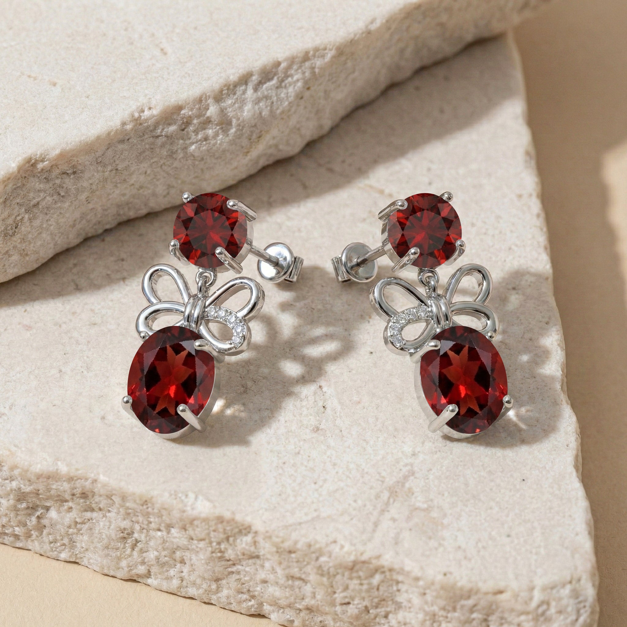 Garnet Round and Oval Stud Earring in 925 Sterling Silver 6 MM 5-ct.