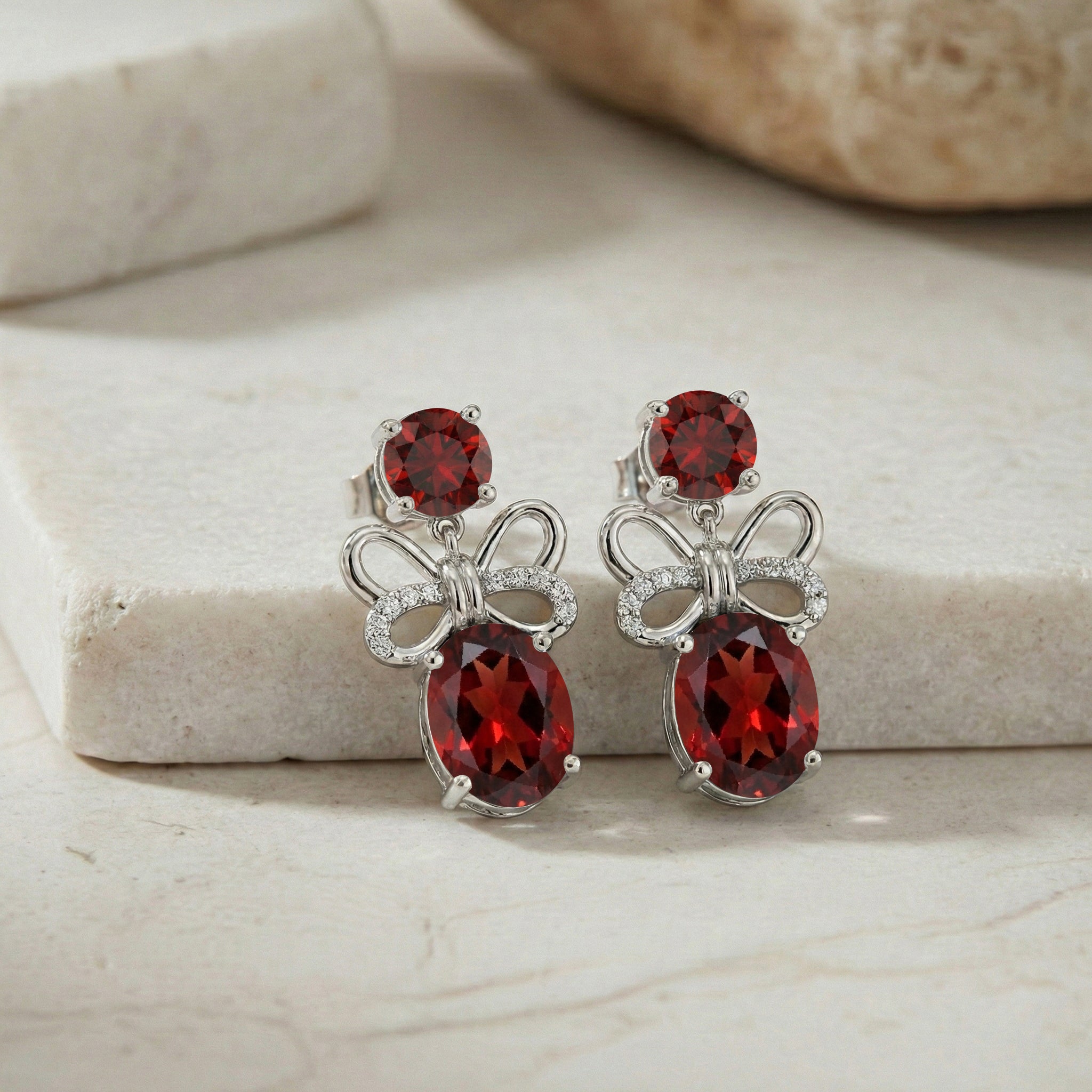 Garnet Round and Oval Stud Earring in 925 Sterling Silver 6 MM 5-ct.