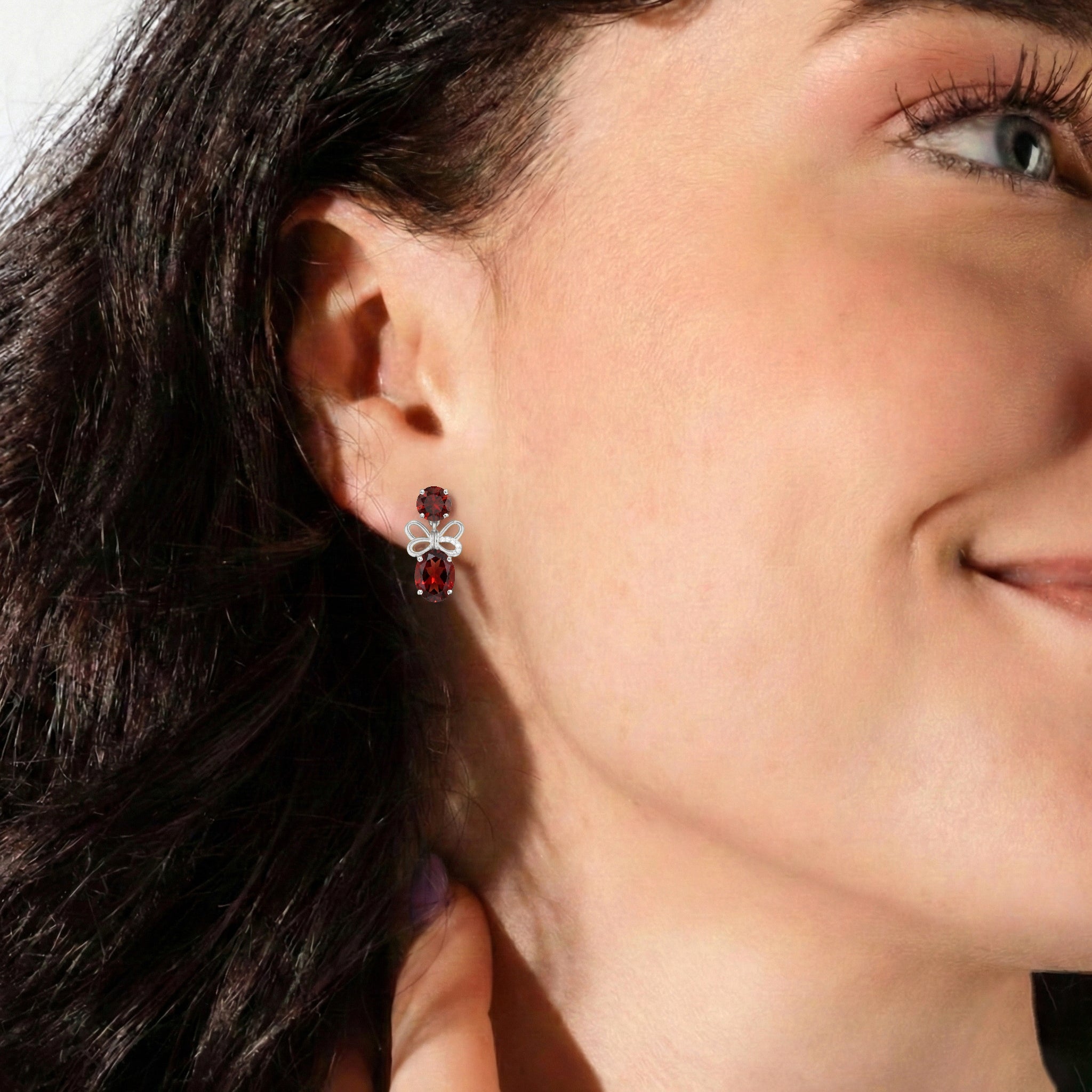 Garnet Round and Oval Stud Earring in 925 Sterling Silver 6 MM 5-ct.