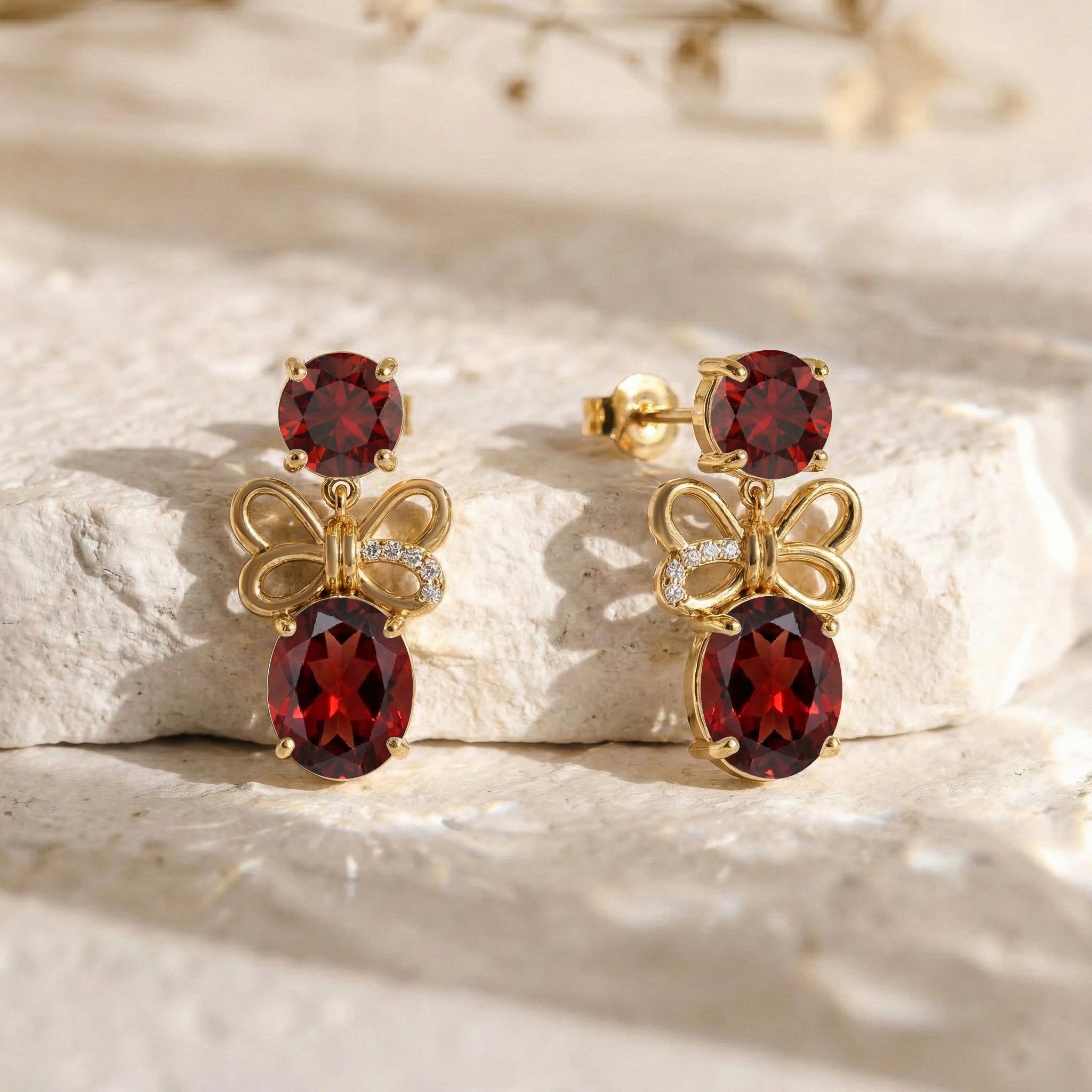 Garnet Round and Oval Stud Earring in 925 Sterling Silver 6 MM 5-ct.