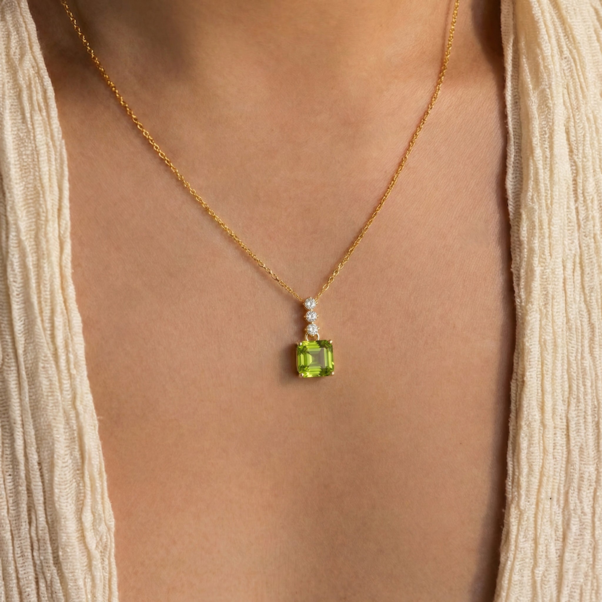 Peridot Octagon Solitaire Pendant Necklace in 925 Sterling Silver 8 MM 2ct