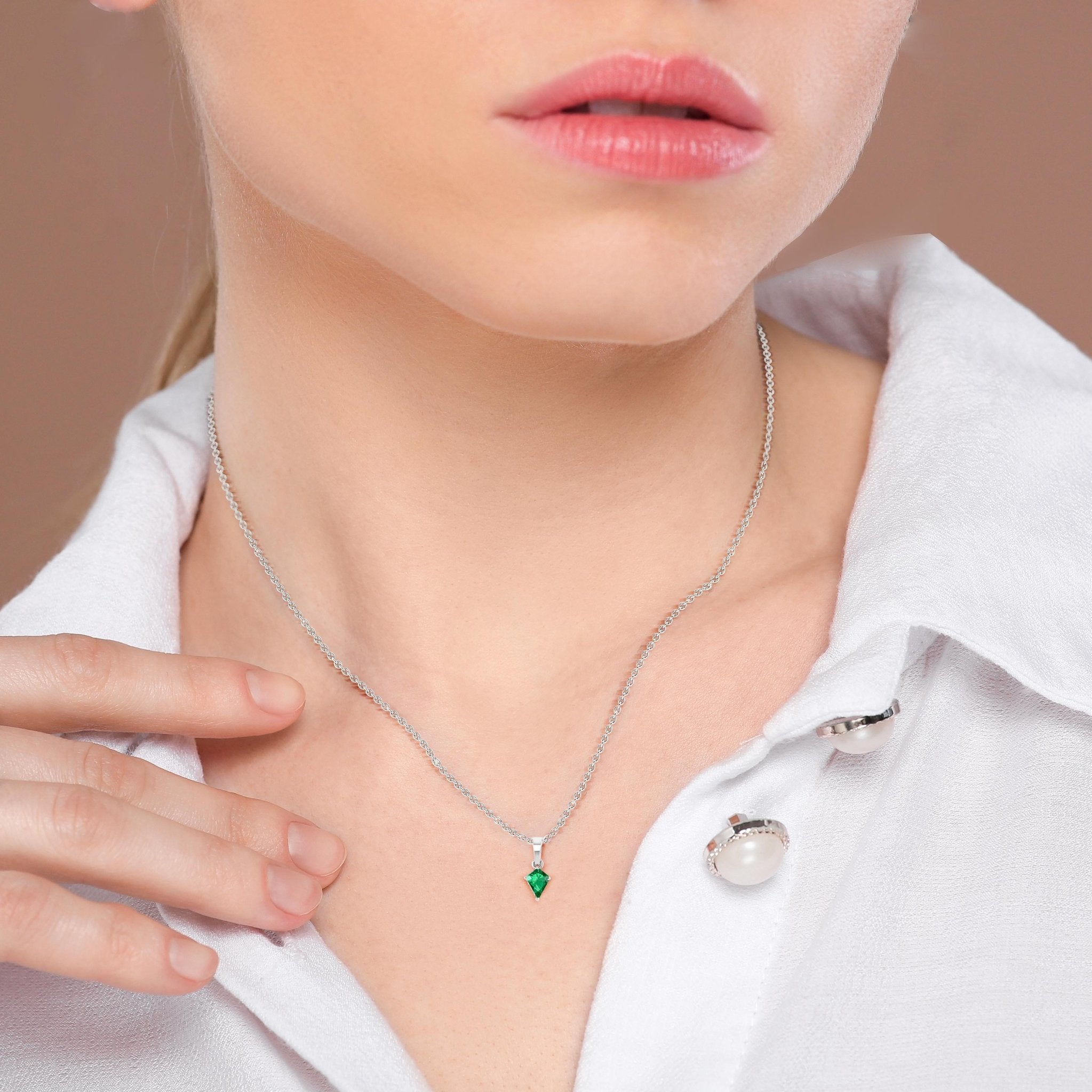 Emerald Kite Gemstone Pendant Necklace - Goodstone Jewels
